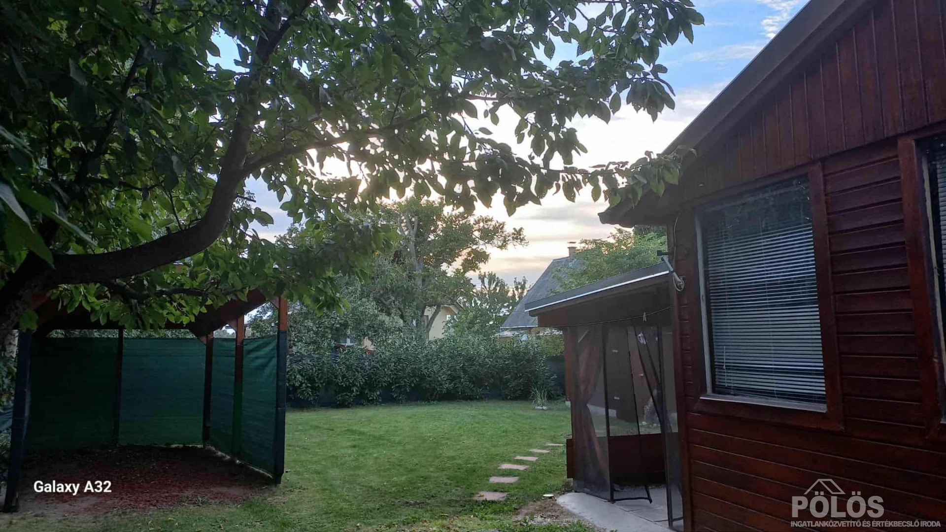 Hegykői strand közelében hangulatos nyaraló eladó