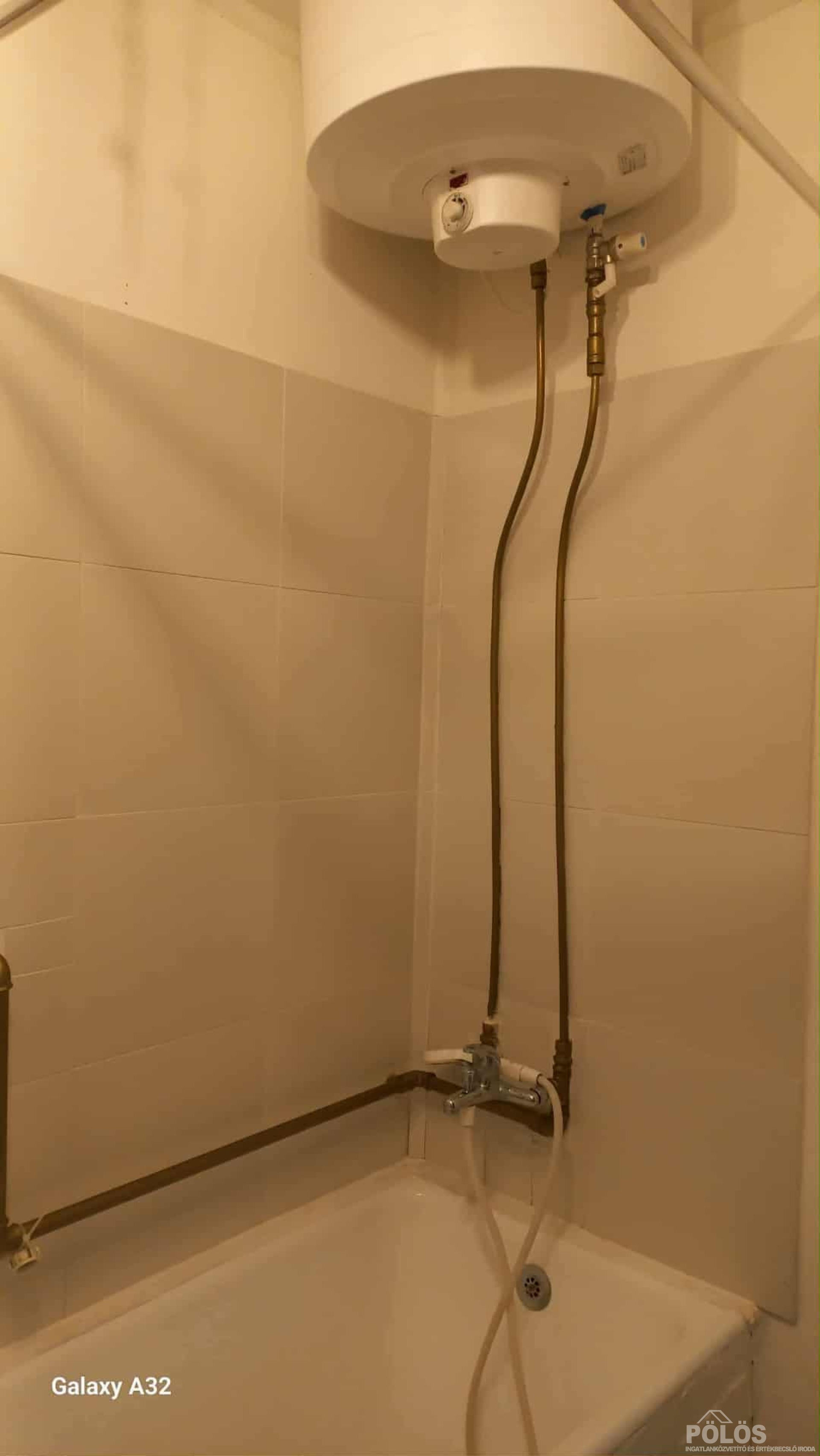 Hegykői strand közelében hangulatos nyaraló eladó