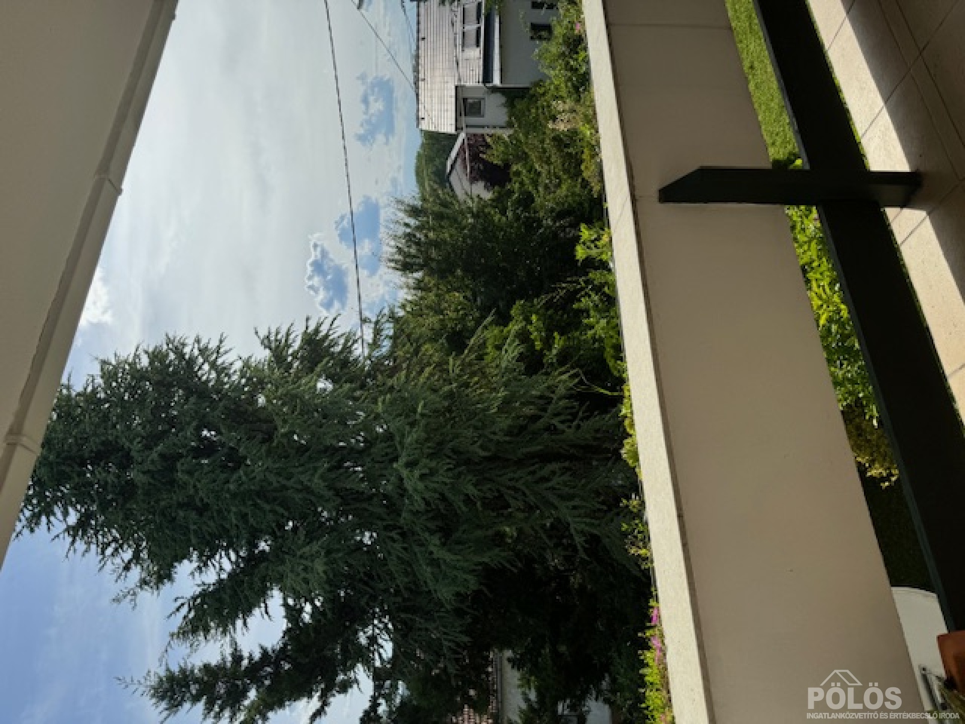 Belvároshoz közel hangulatos kertkapcsolatos sorház eladó