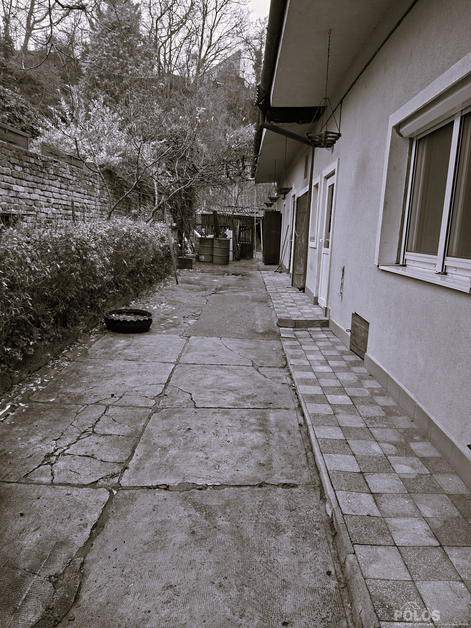 Sopronban csendes családi házas övezetben azonnal költözhető családi ház eladó