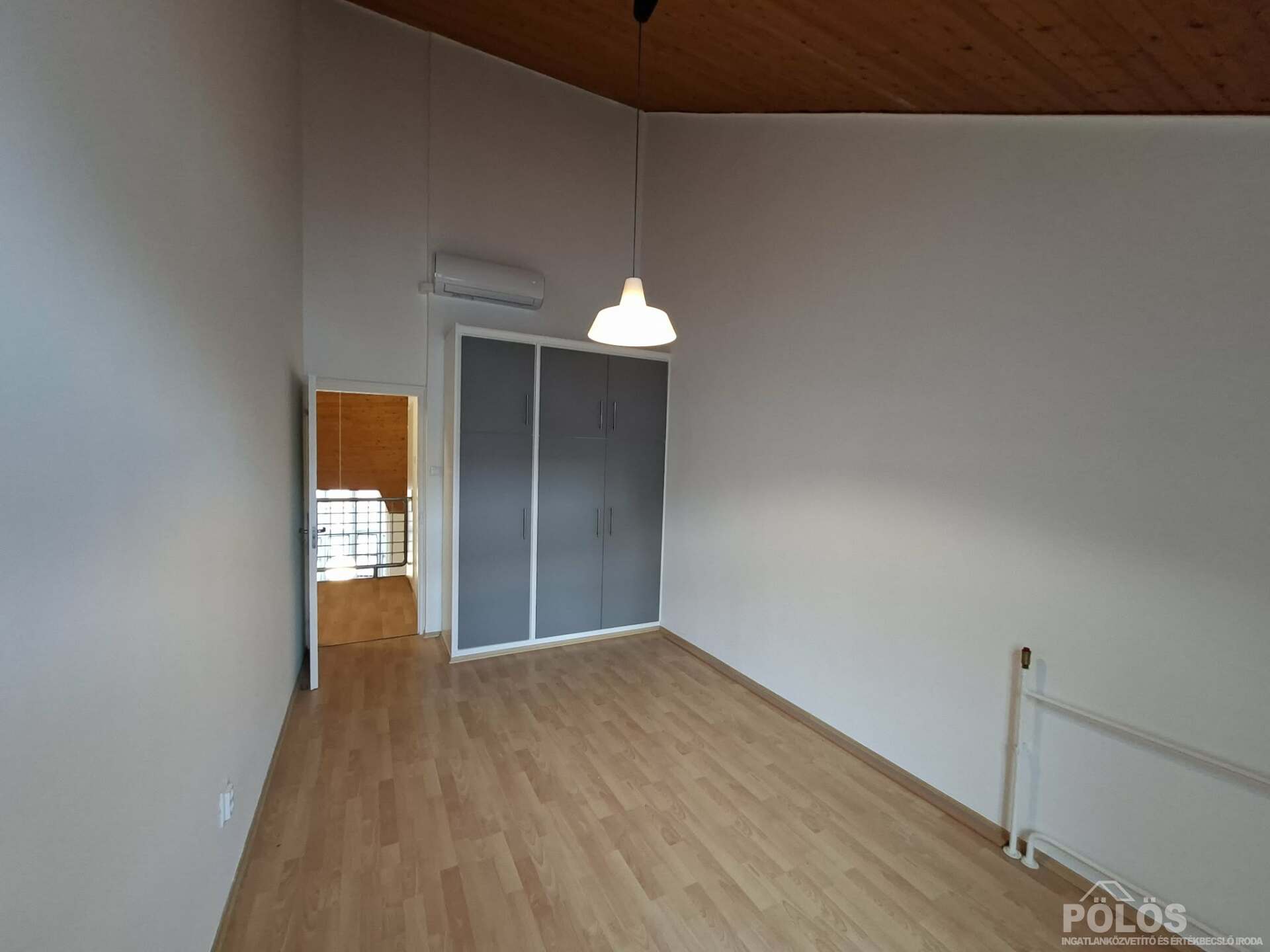 Sopronban belvárosban különleges,galériás lakás eladó