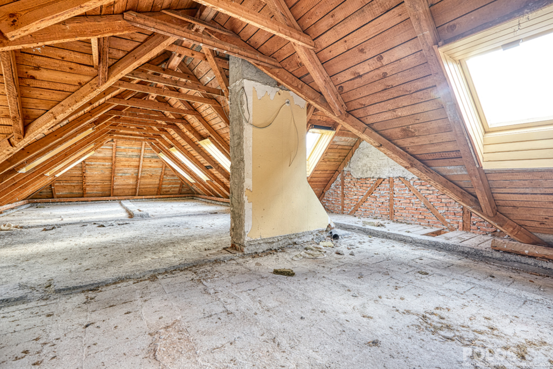 Lővérekben vállalkozás kialakítására alkalmas épület eladó