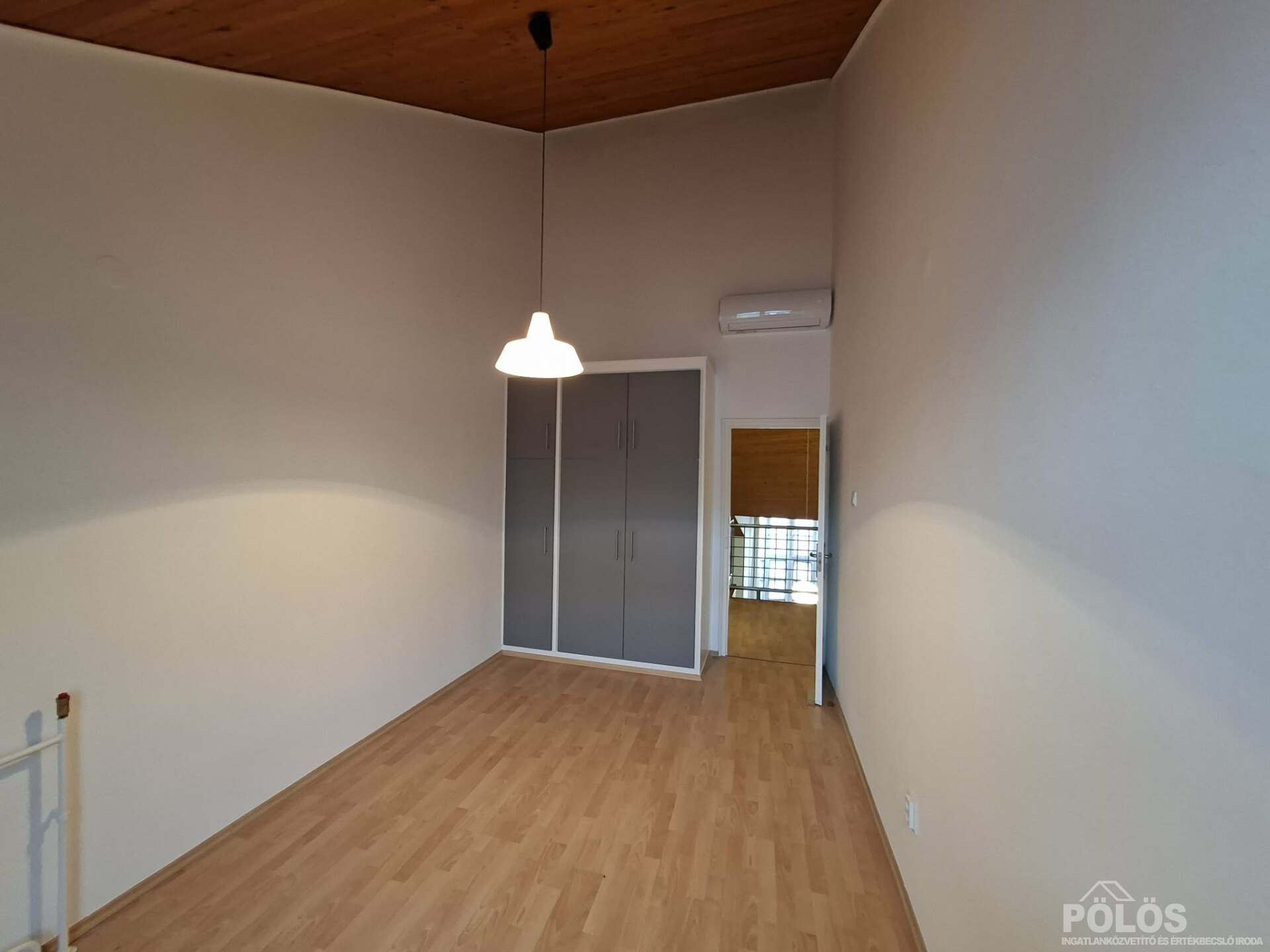 Sopronban belvárosban különleges,galériás lakás eladó