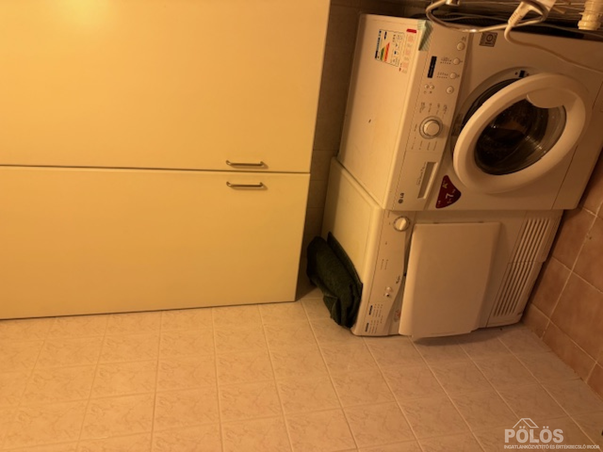 Belvároshoz közel hangulatos kertkapcsolatos sorház eladó