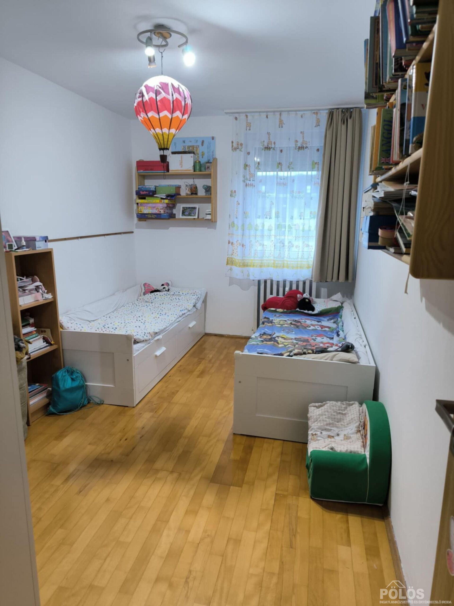 Belvároshoz közel ,igényes 4 szobás erkélyes lakás eladó