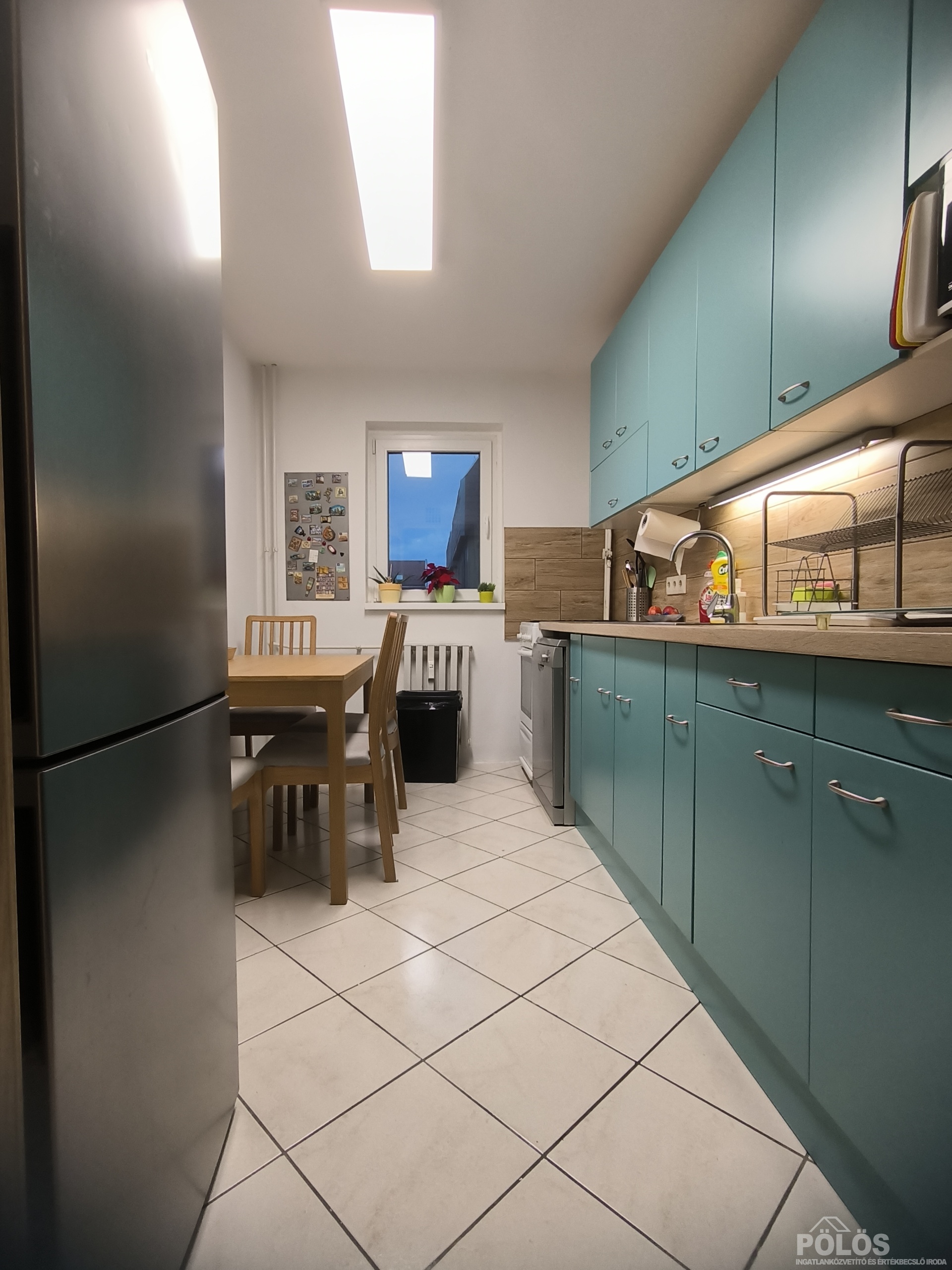 Belvároshoz közel ,igényes 4 szobás erkélyes lakás eladó