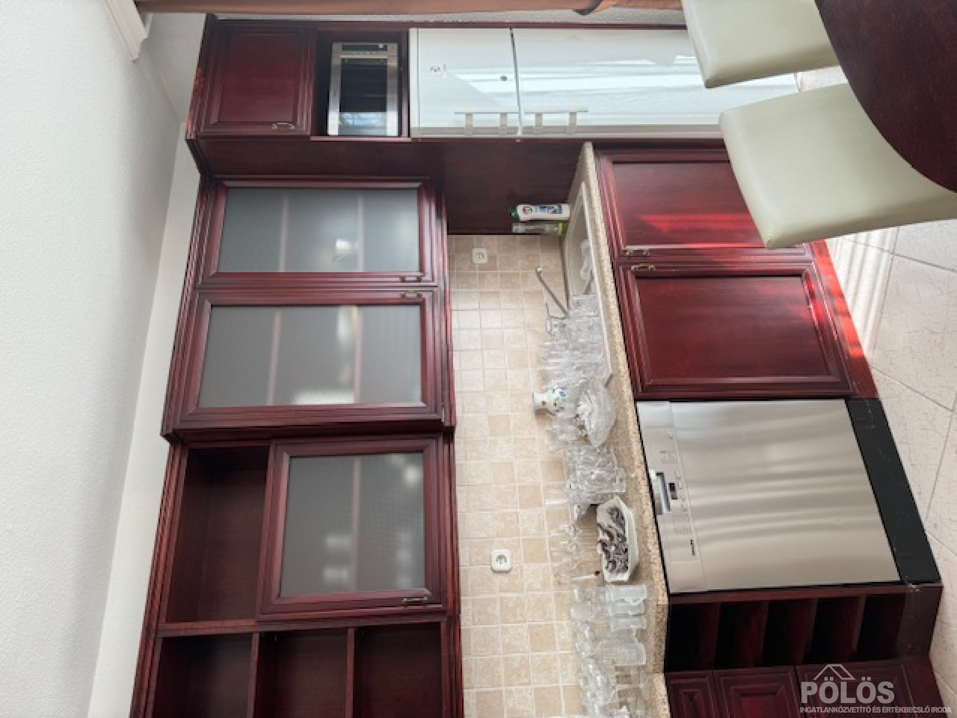 Belvároshoz közel hangulatos kertkapcsolatos sorház eladó