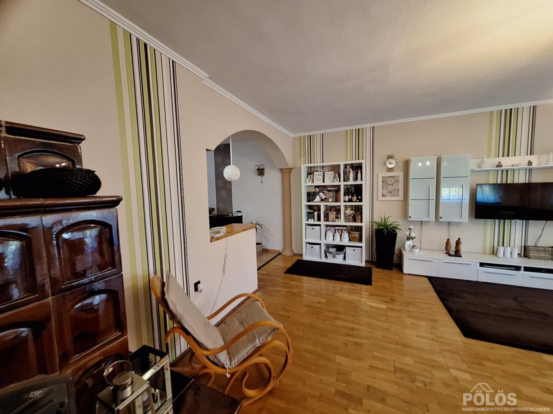 Belvároshoz közel csendes helyen szép állapotú családi ház eladó