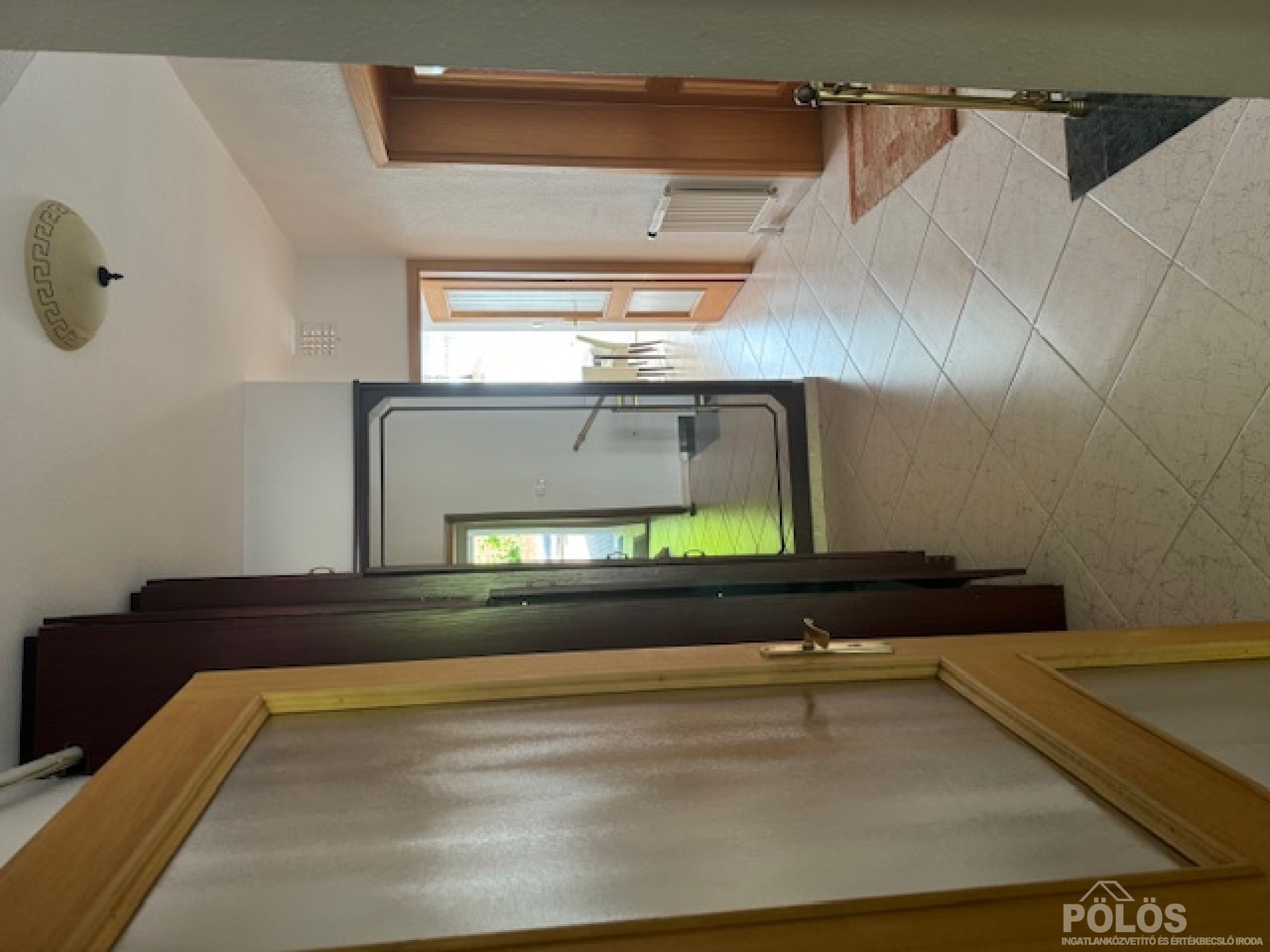 Belvároshoz közel hangulatos kertkapcsolatos sorház eladó