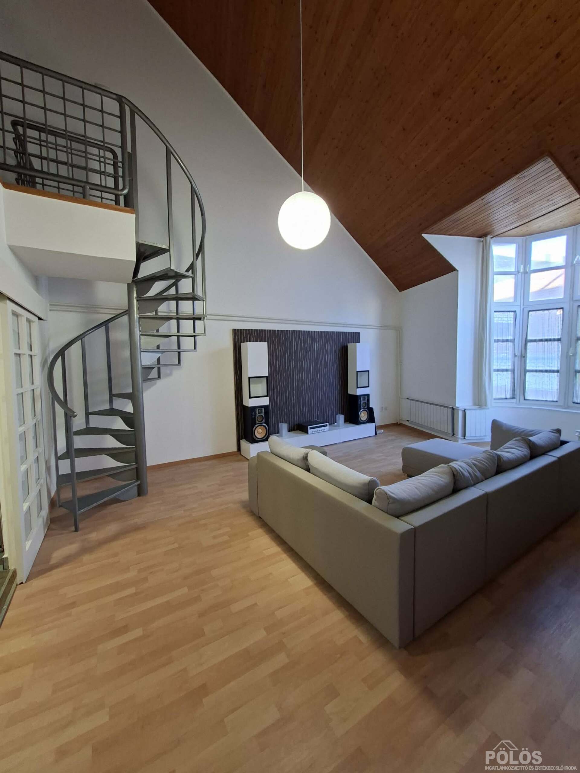 Sopronban belvárosban különleges,galériás lakás eladó