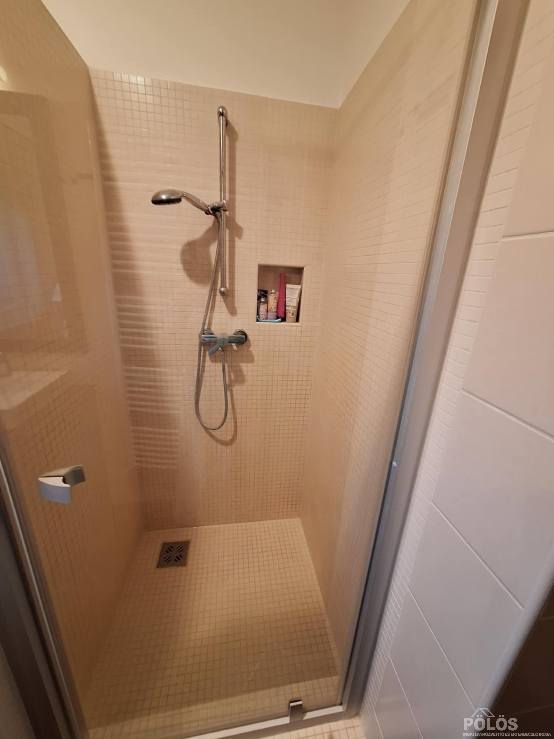 Ágfalvi úti lakóparkban igényes kialakítású tágas ikerház 679 m2-es saját telekrésszel eladó