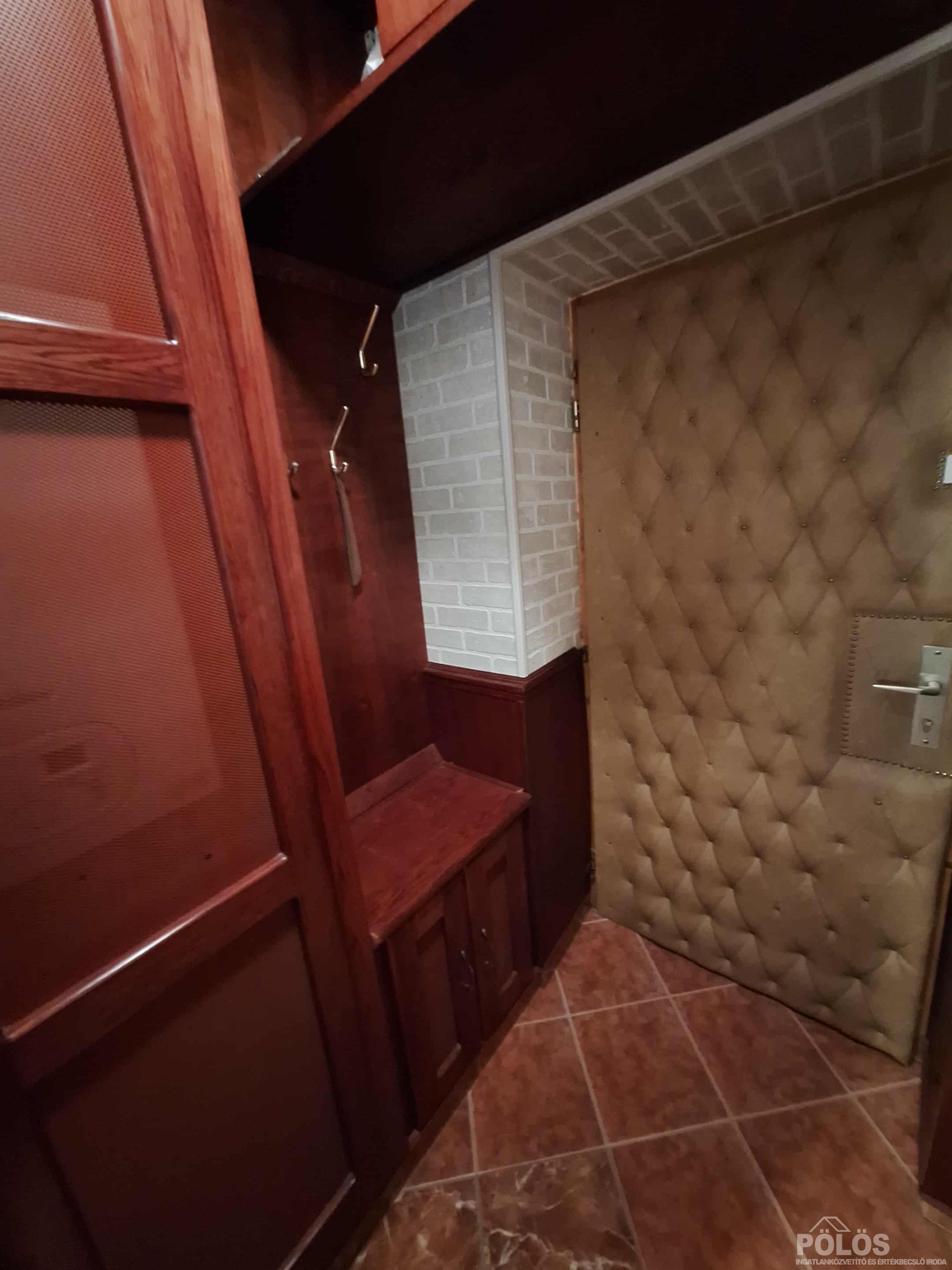 Besenyő utcában különleges hangulatú panorámás lakás kiadó