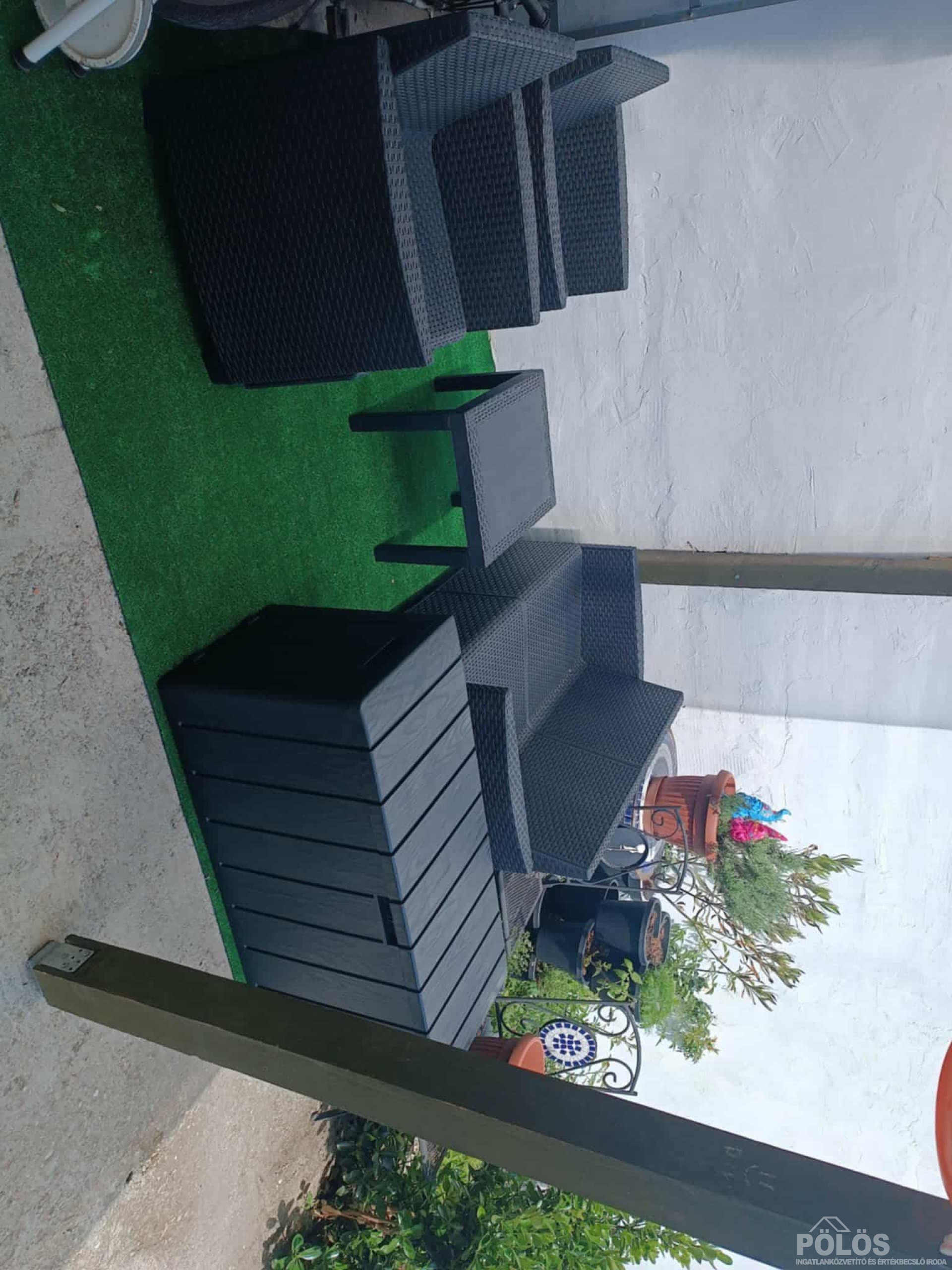 Kurucdombon csendes helyen hangulatos házikó eladó