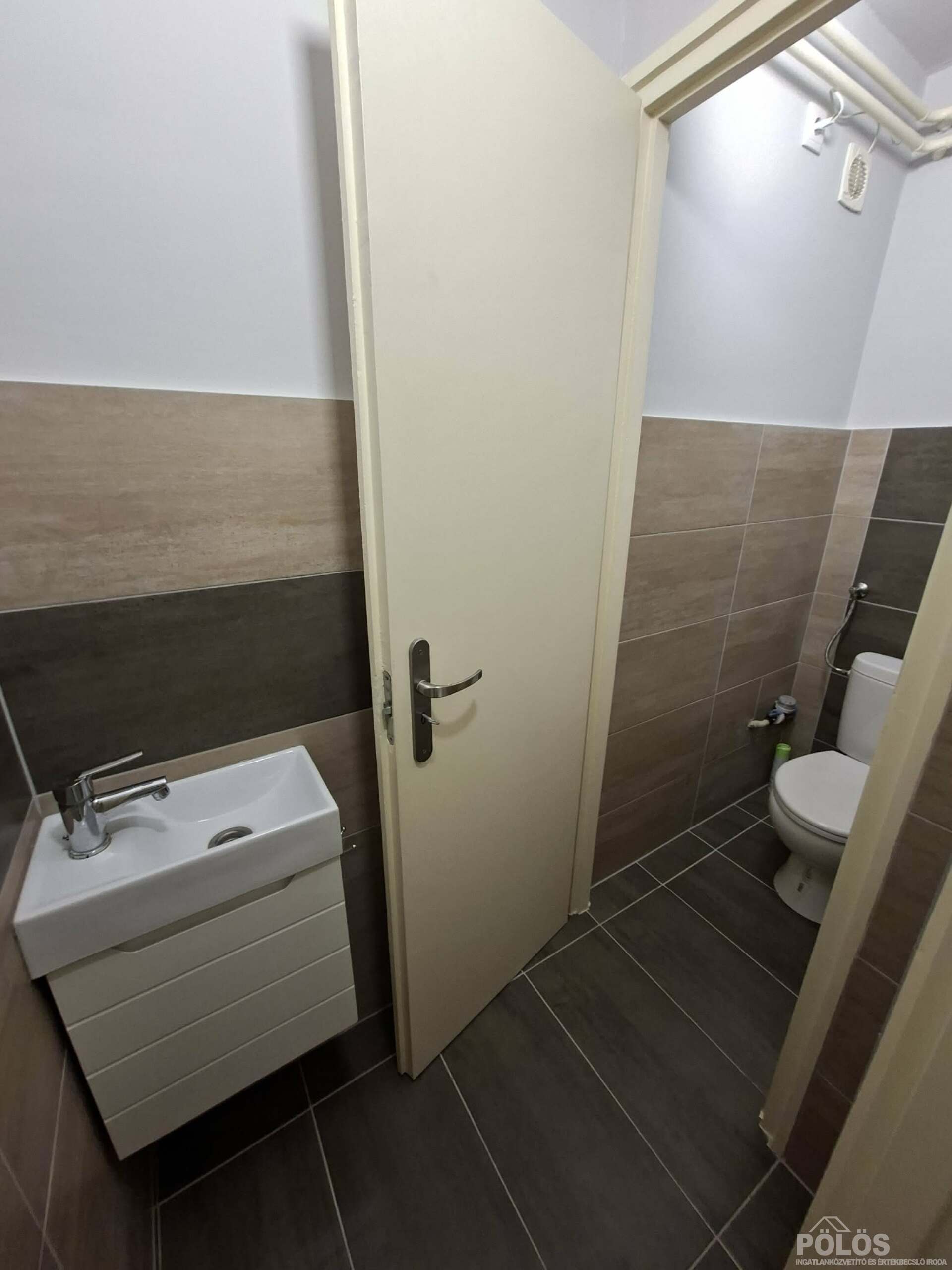 Sopronban belvárosban különleges,galériás lakás eladó