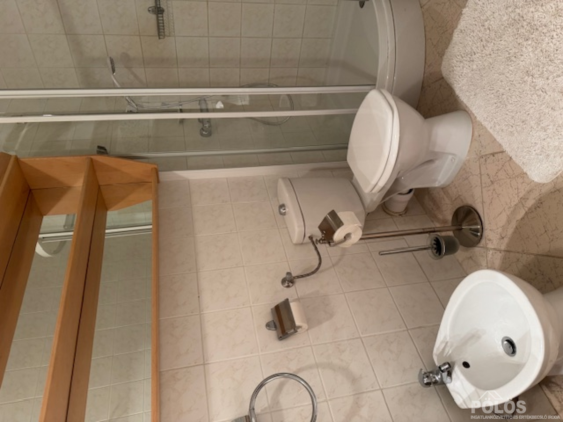 Belvároshoz közel hangulatos kertkapcsolatos sorház eladó