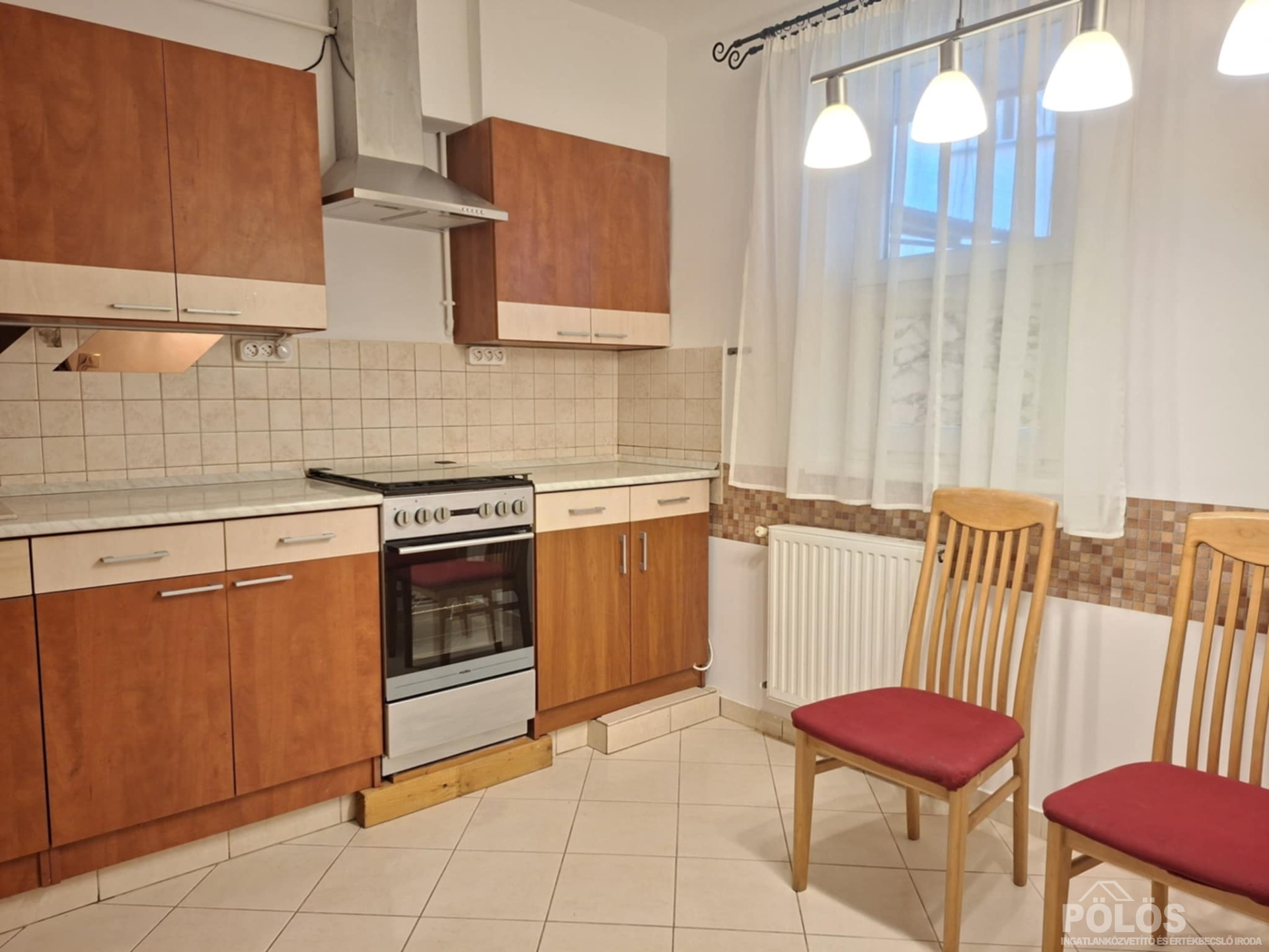 Állomás közelében 2 szobás lakás kiadó