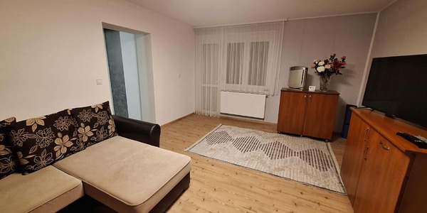 Sopronban kertvárosban igényes 4 szobás  erkélyes  lakás eladó