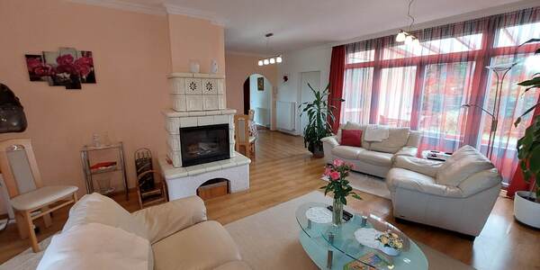 Harkán csendes helyen igényes önálló családi ház eladó