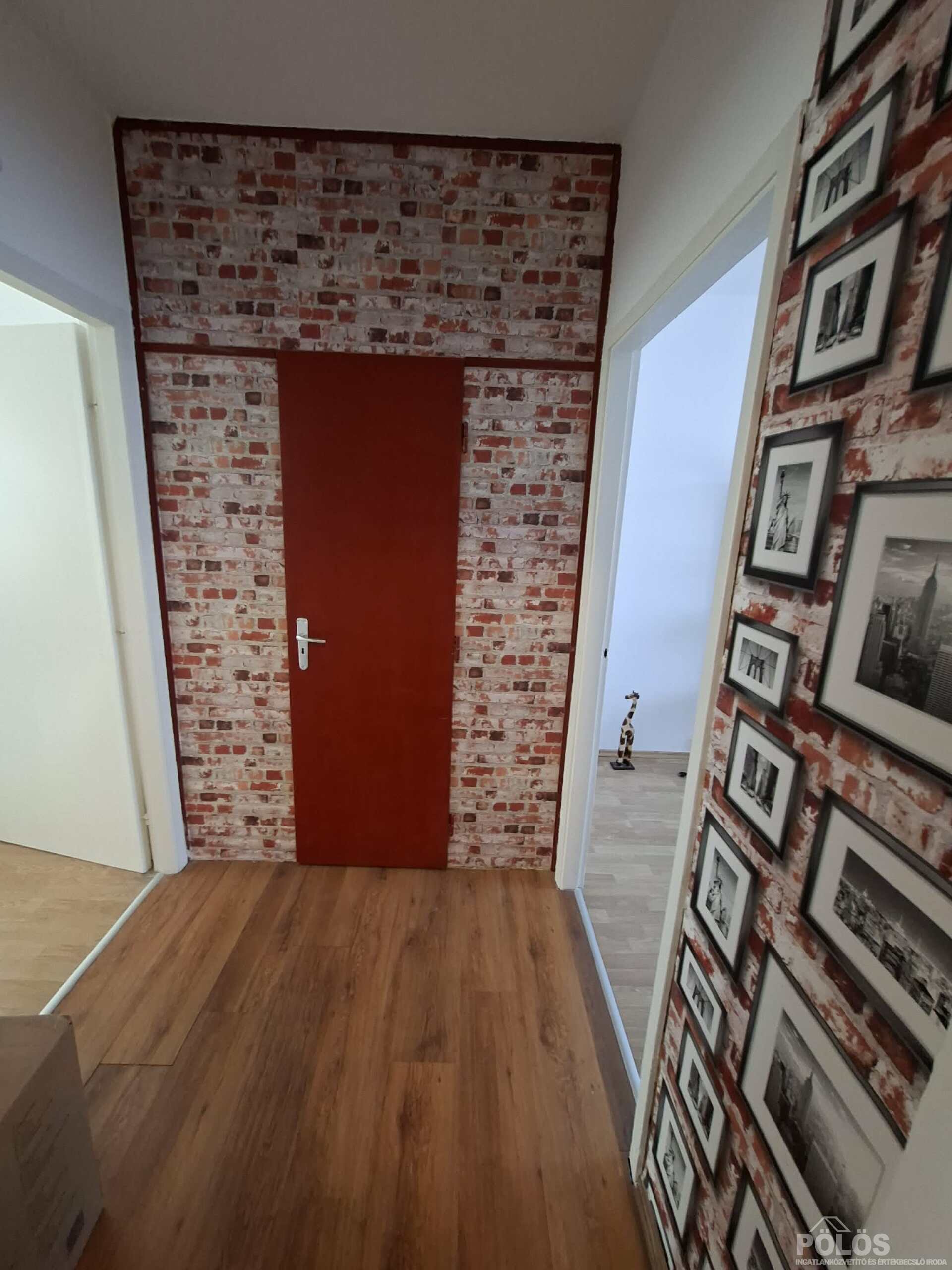 Sopronban Erzsébet kert közelében 3 szobás erkélyes lakás eladó