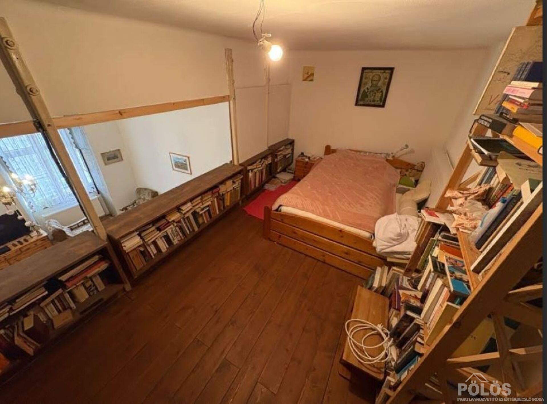 Sopronban Belvárosban egyedi hangulatú lakás eladó