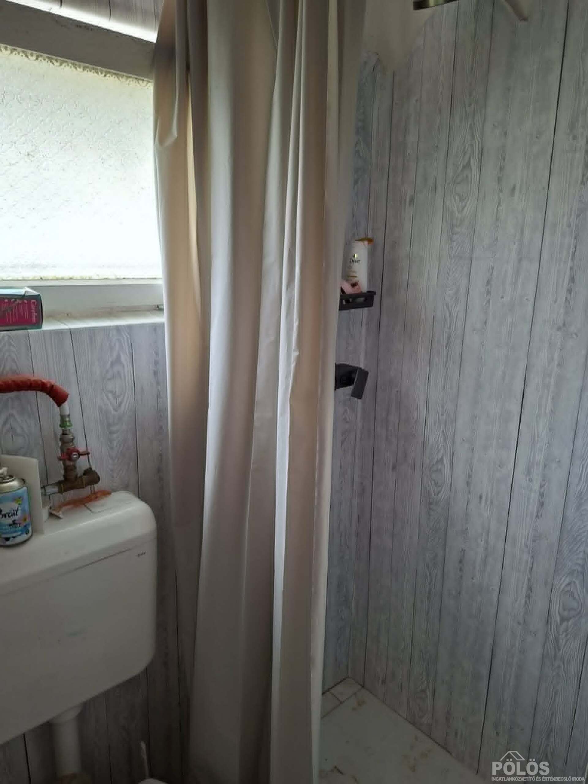 Sopronban Lővérek szélén 2 lakrészből álló ház 570 m2-es telken eladó
