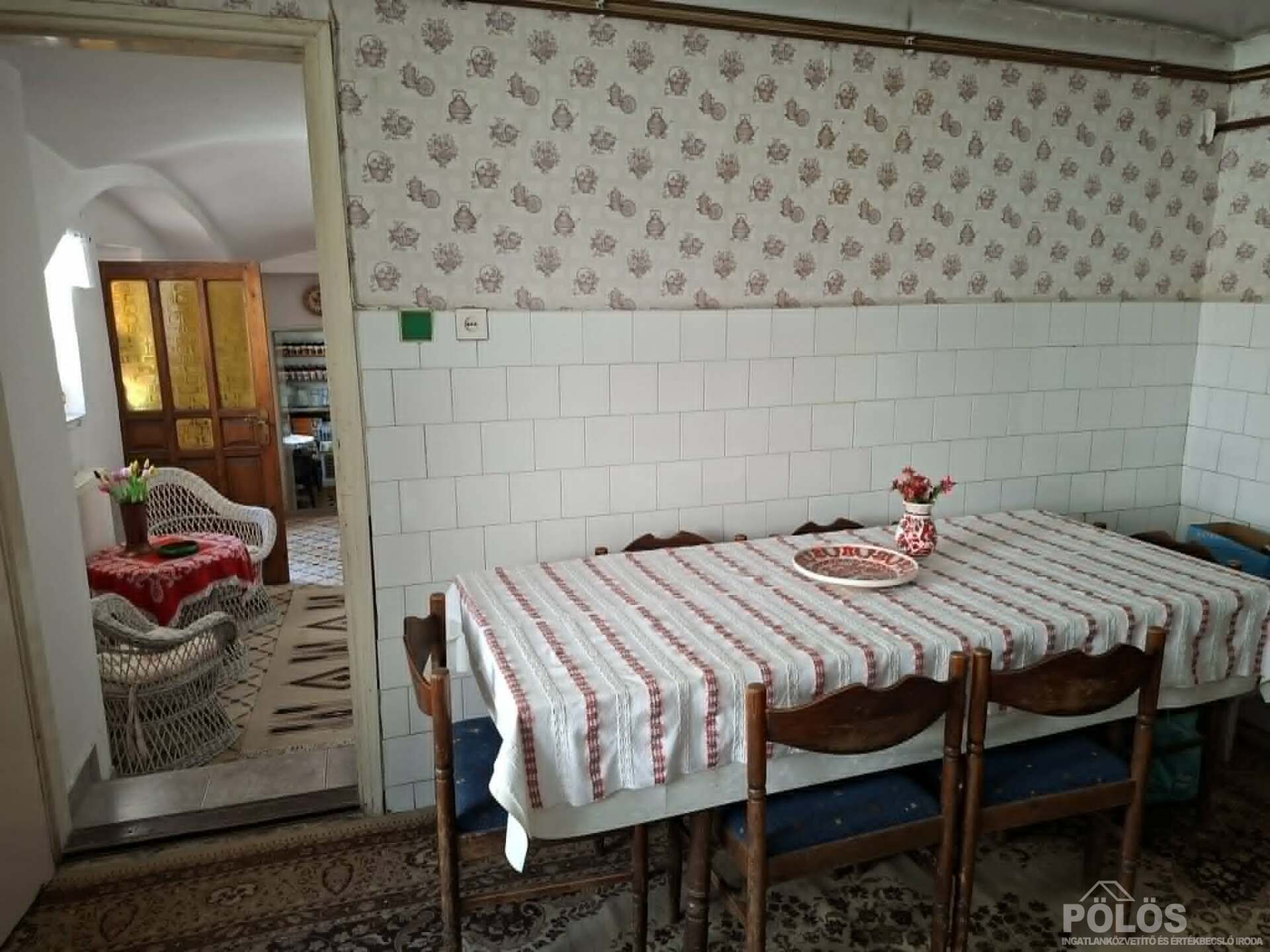Fertőrákoson központi helyen sok lehetőséget rejtő ingatlan eladó