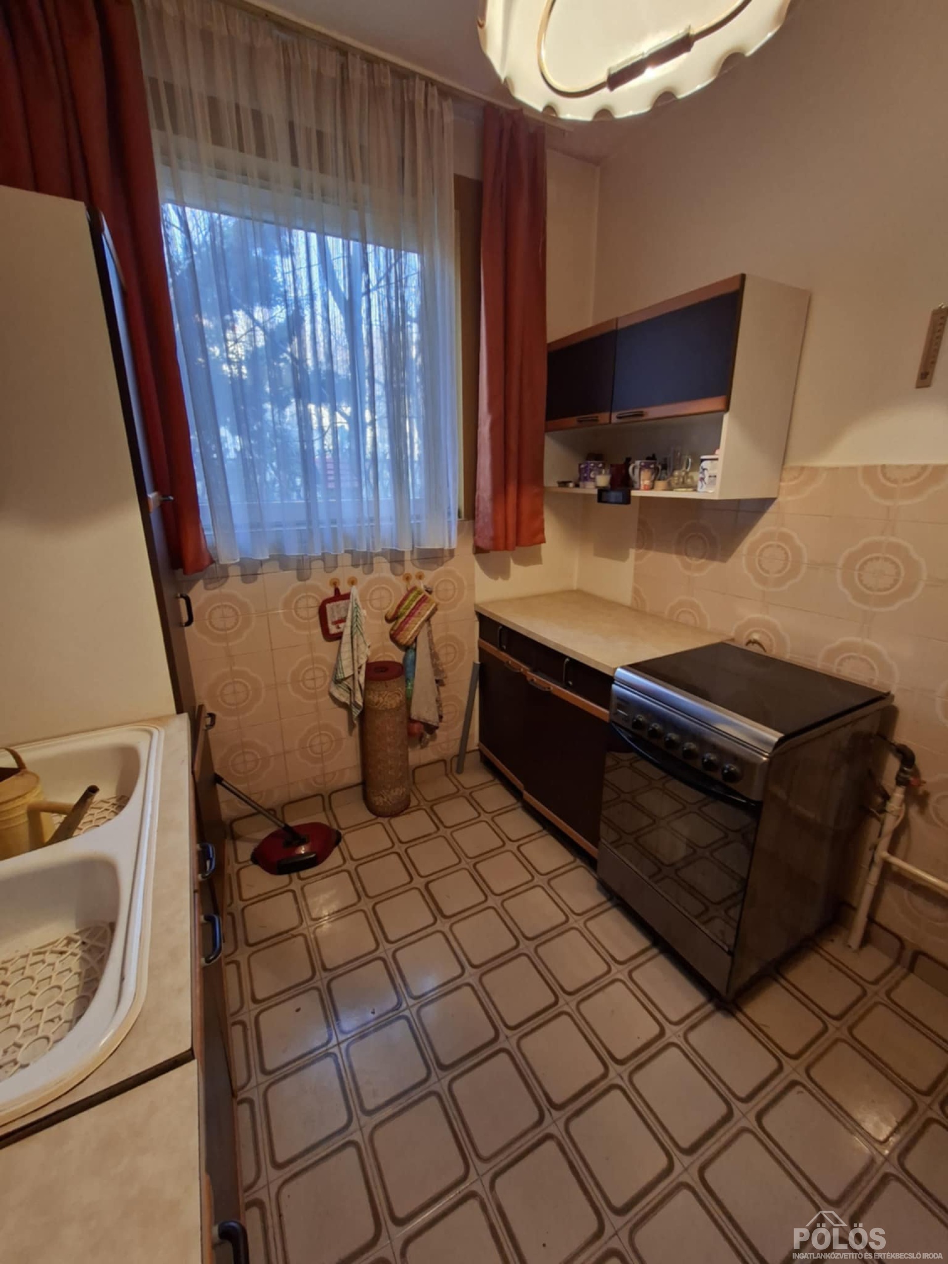 Belvároshoz közel jó állapotú önálló családi ház eladó