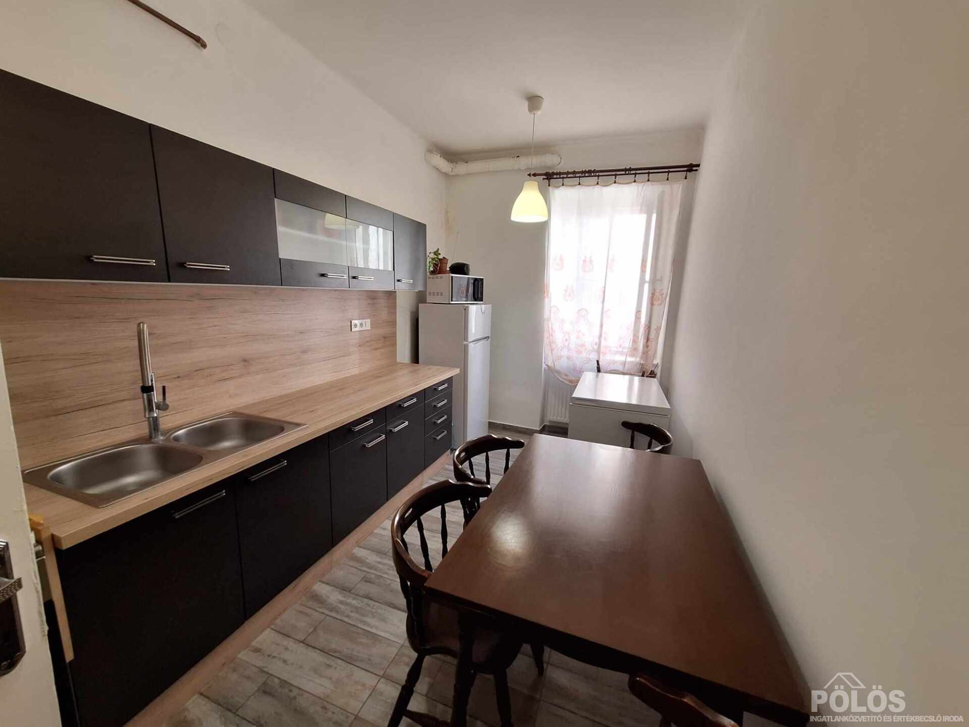 Sopronban Szt.György utcában szép állapotú 2 szobás lakás eladó