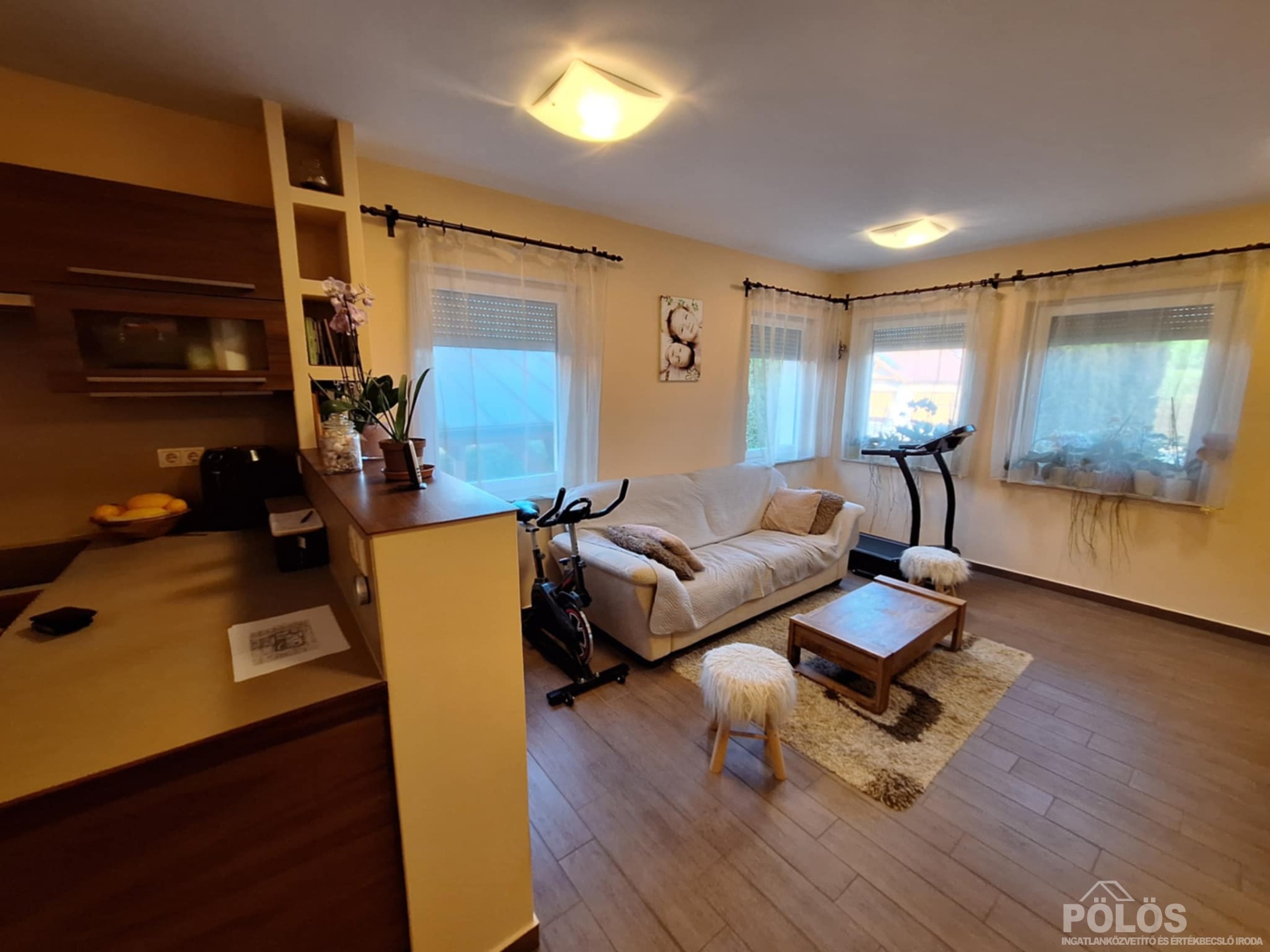 Ágfalvi úti lakóparkban igényes kialakítású ikerház 679 m2-es saját telekrésszel eladó