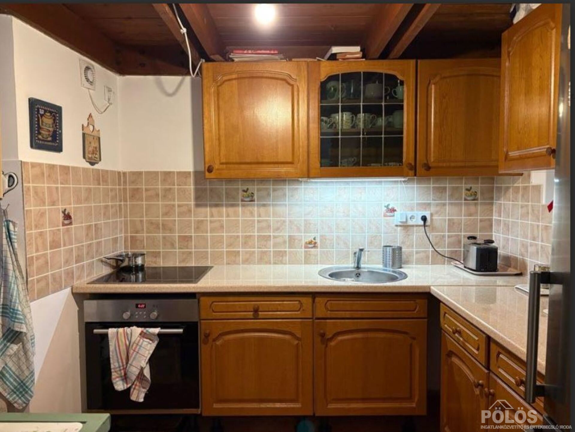 Sopronban Belvárosban egyedi hangulatú lakás eladó