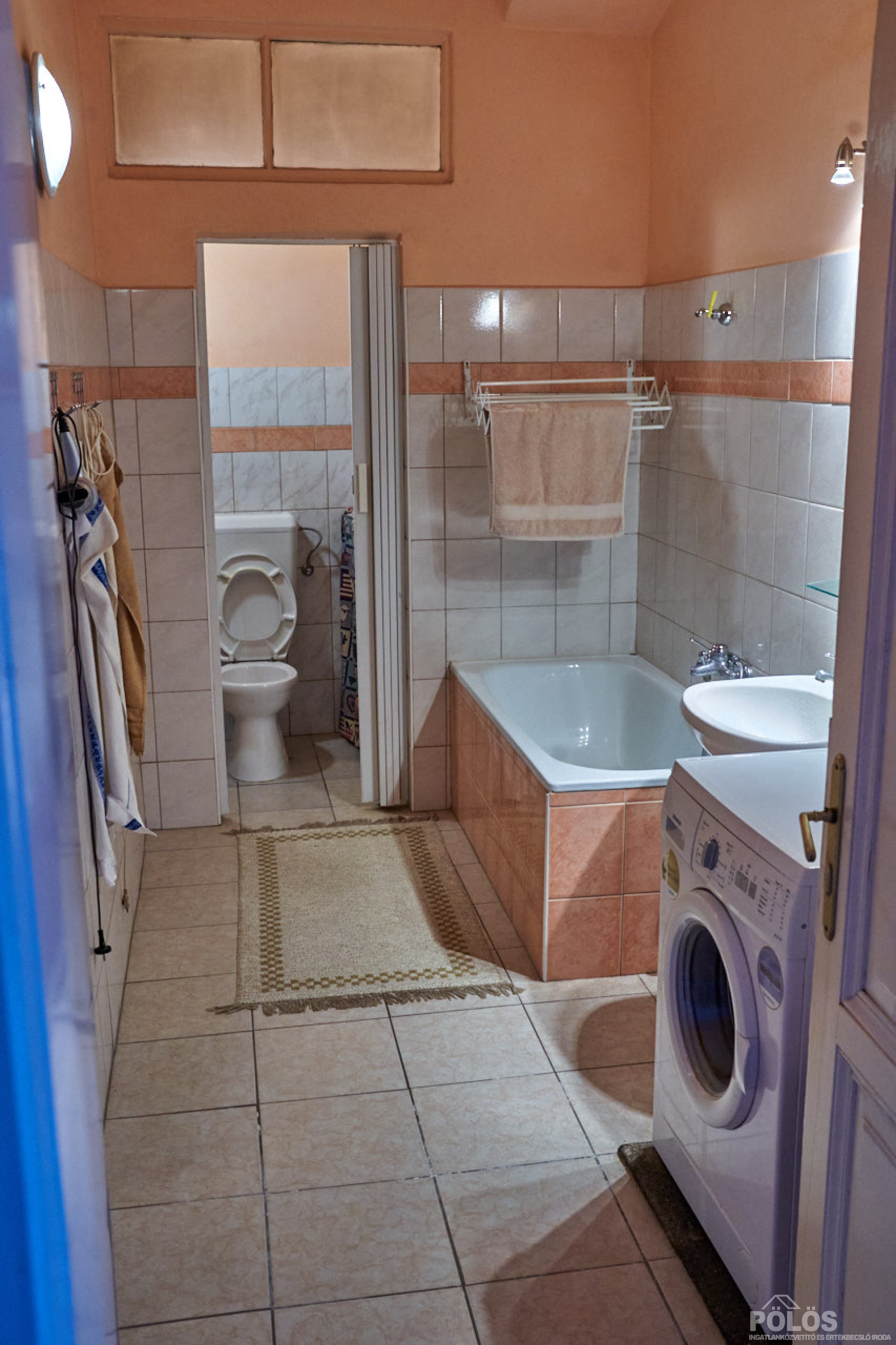Belvárosban hangulatos 176 m2-es polgári lakás kerrtel gk.beállóval