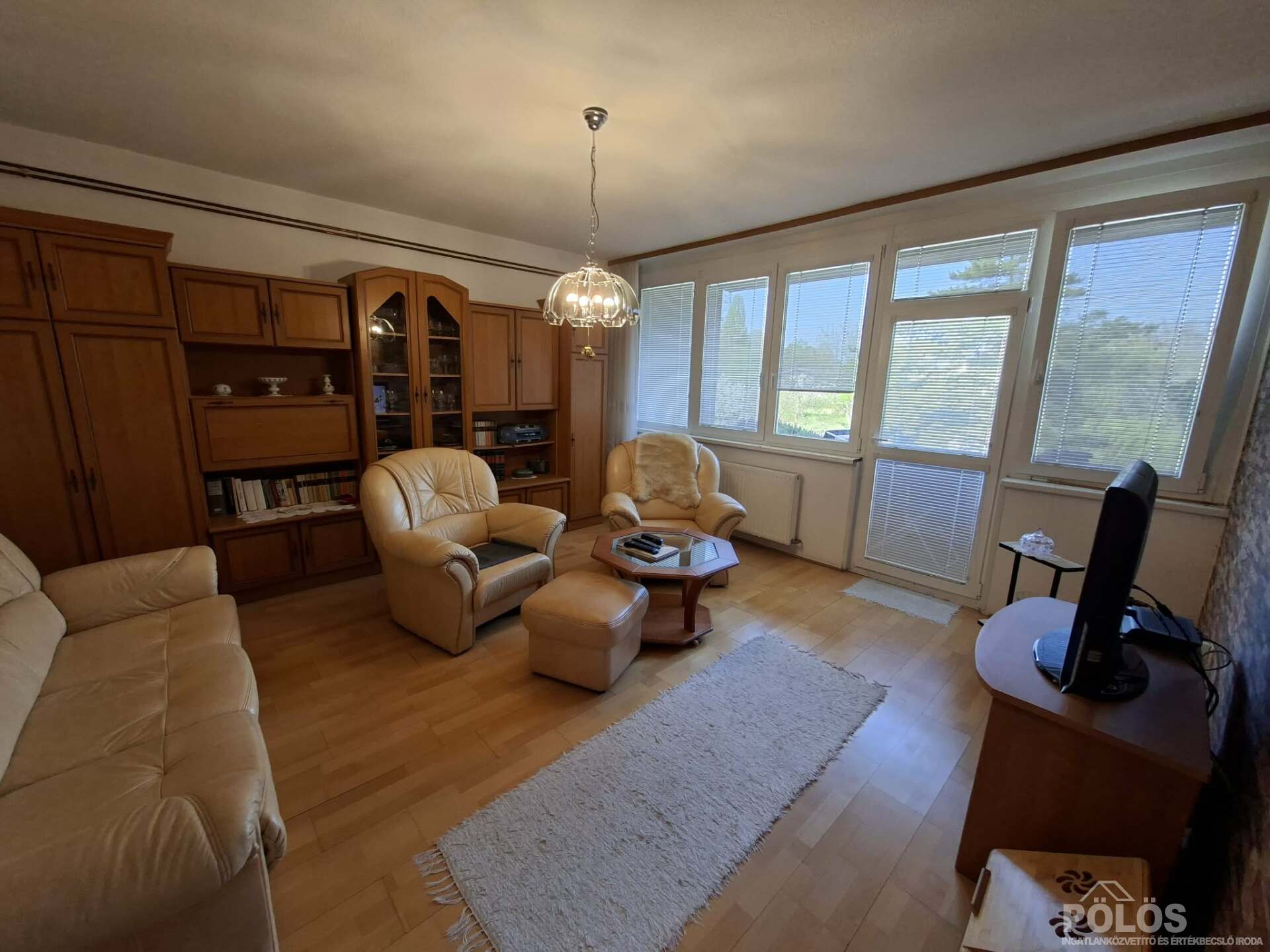 Jereván lakótelepen Fertődi építésű   I.emelet 66 m2-es erkélyes lakás eladó