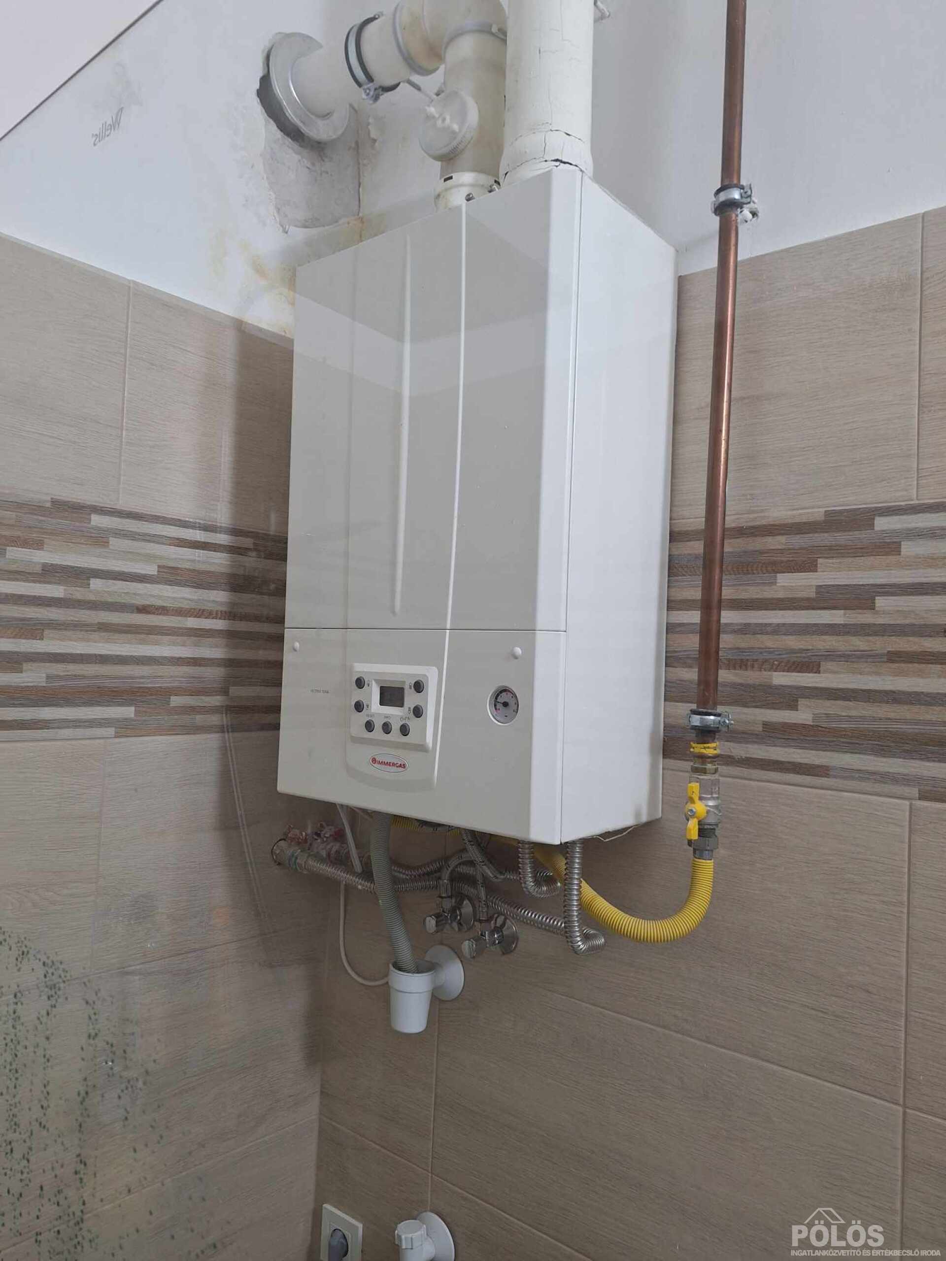 Sopronban Szt.György utcában szép állapotú 2 szobás lakás eladó