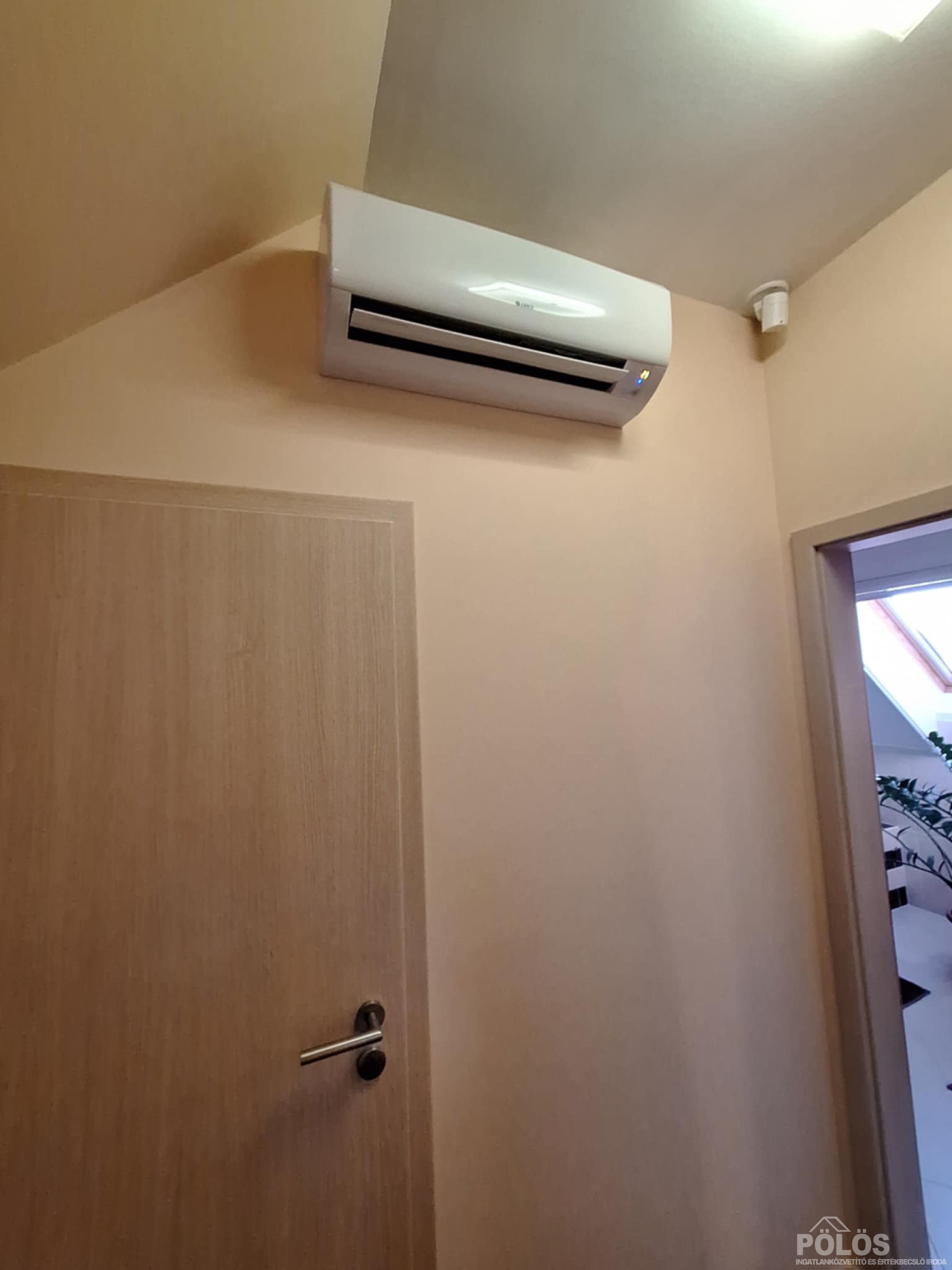 Ágfalvi úti lakóparkban igényes kialakítású ikerház 679 m2-es saját telekrésszel eladó