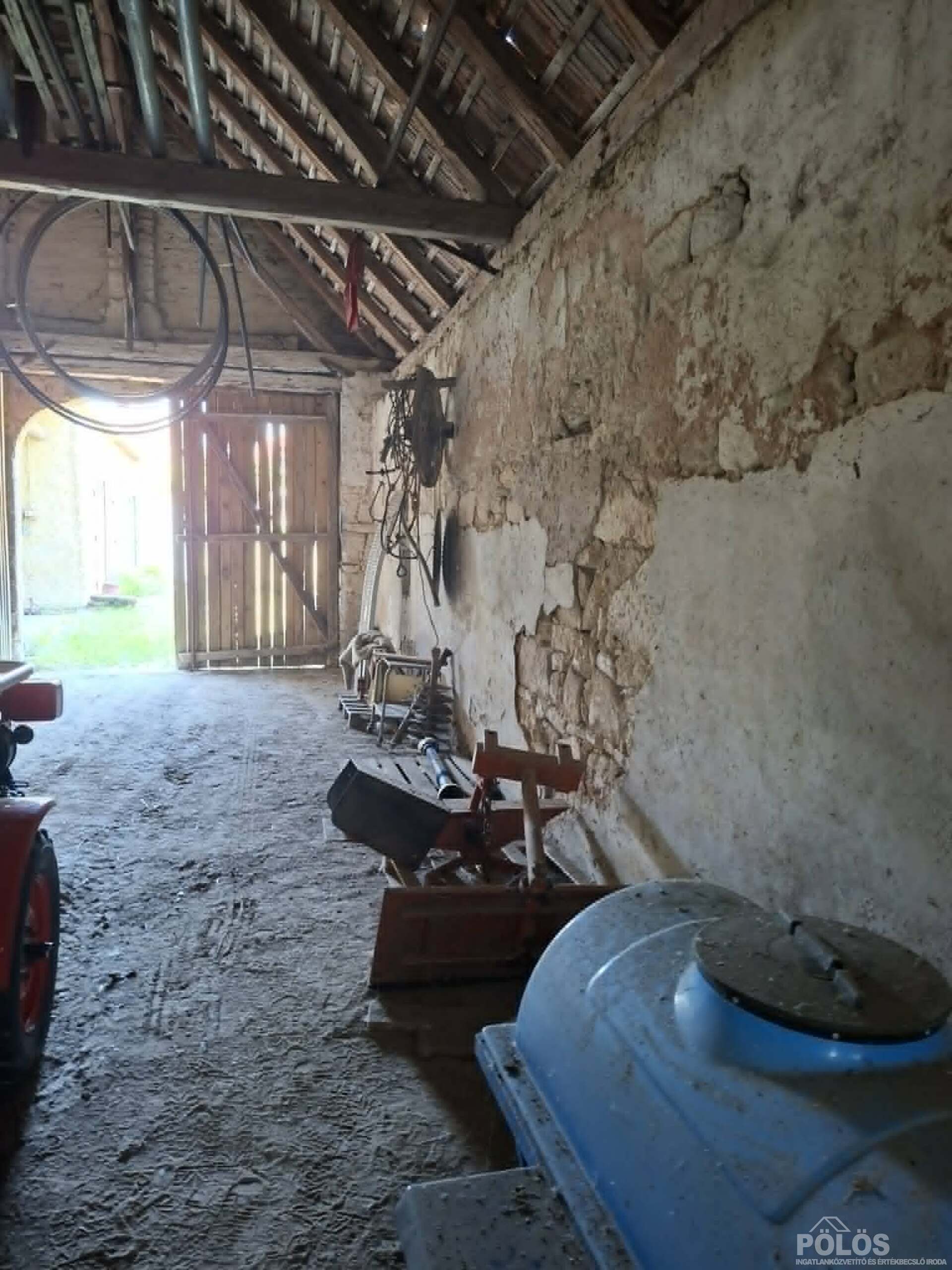 Fertőrákoson központi helyen sok lehetőséget rejtő ingatlan eladó