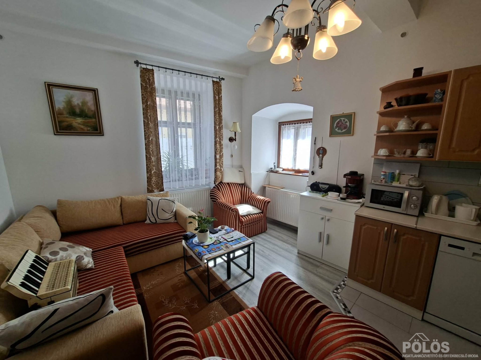 Sopronban Belváros szélén hangulatos felújított lakás eladó