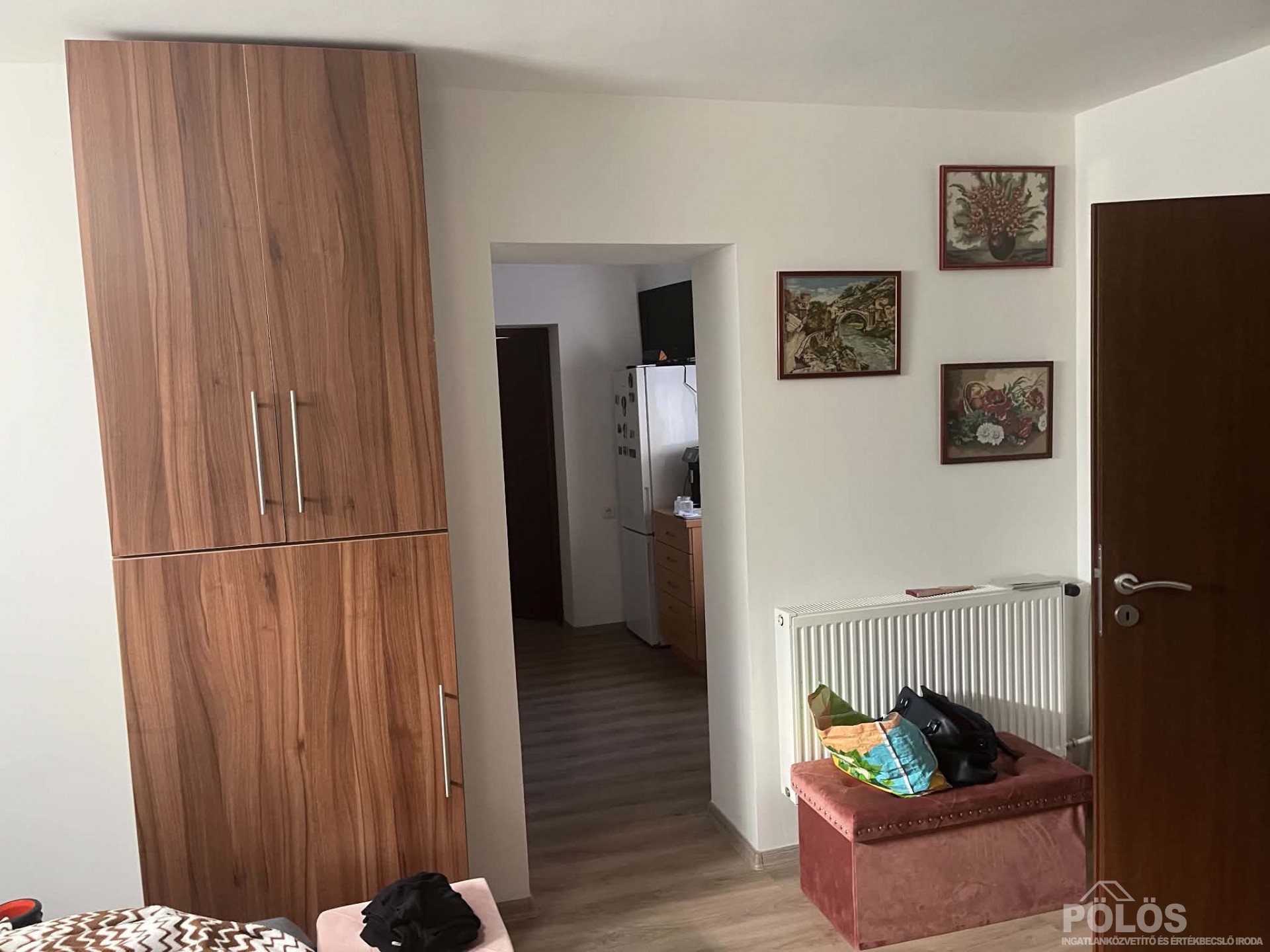 Balfon központi helyen családi ház teljes bútorzattal hosszú távra kiadó