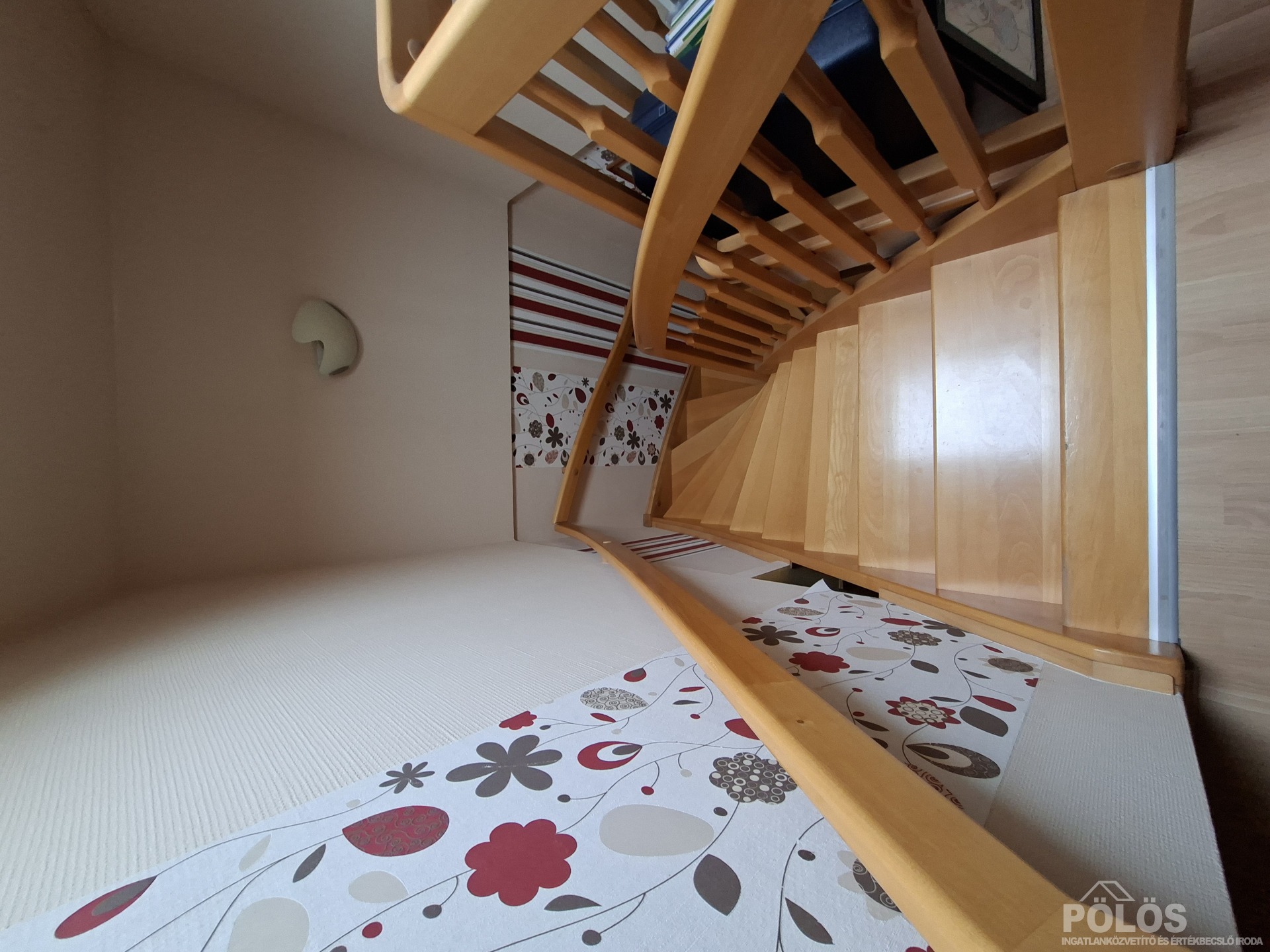 Sopronban csendes családi házas övezetben hangulatos lakás eladó