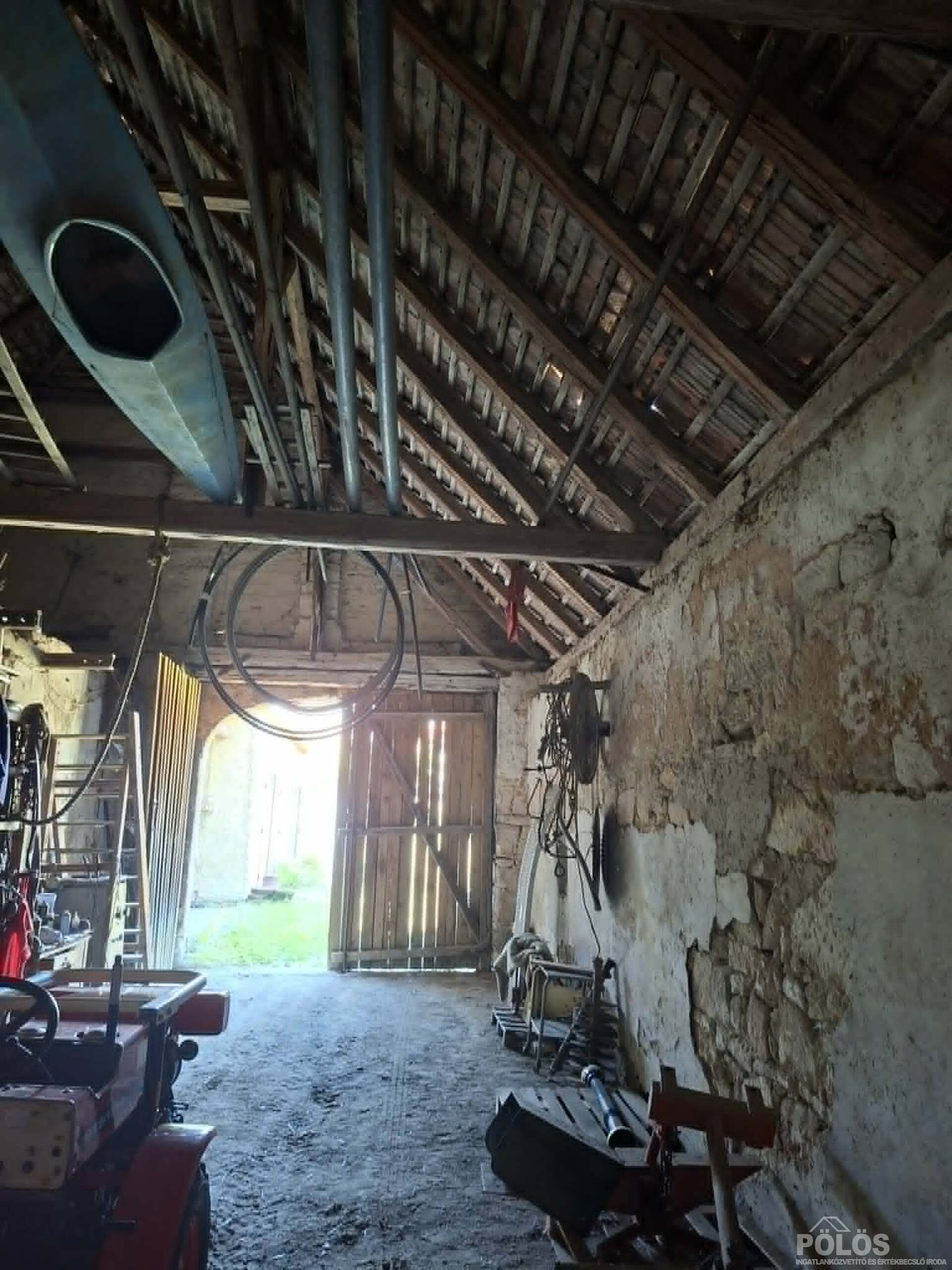Fertőrákoson központi helyen sok lehetőséget rejtő ingatlan eladó
