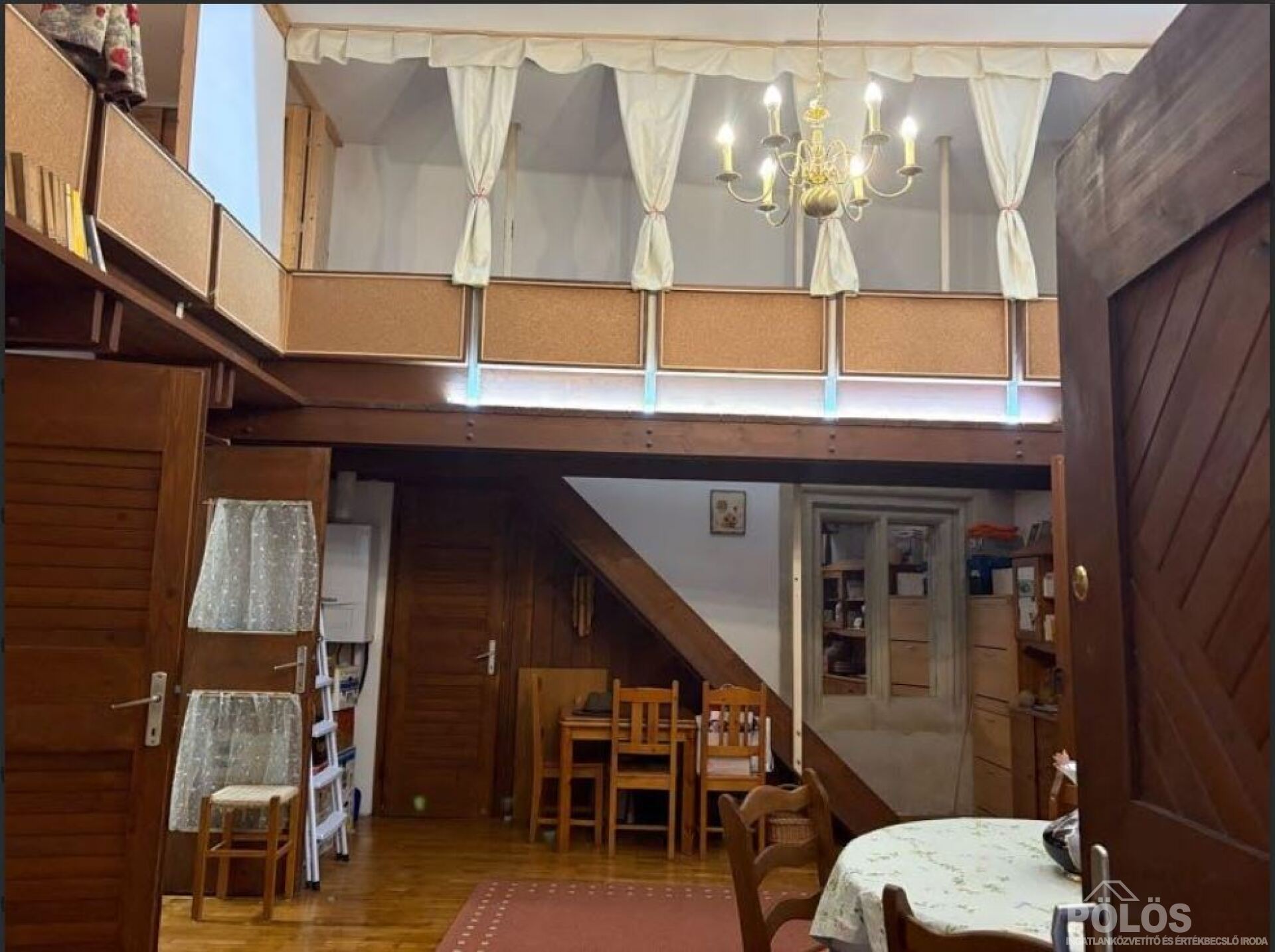 Sopronban Belvárosban egyedi hangulatú lakás eladó