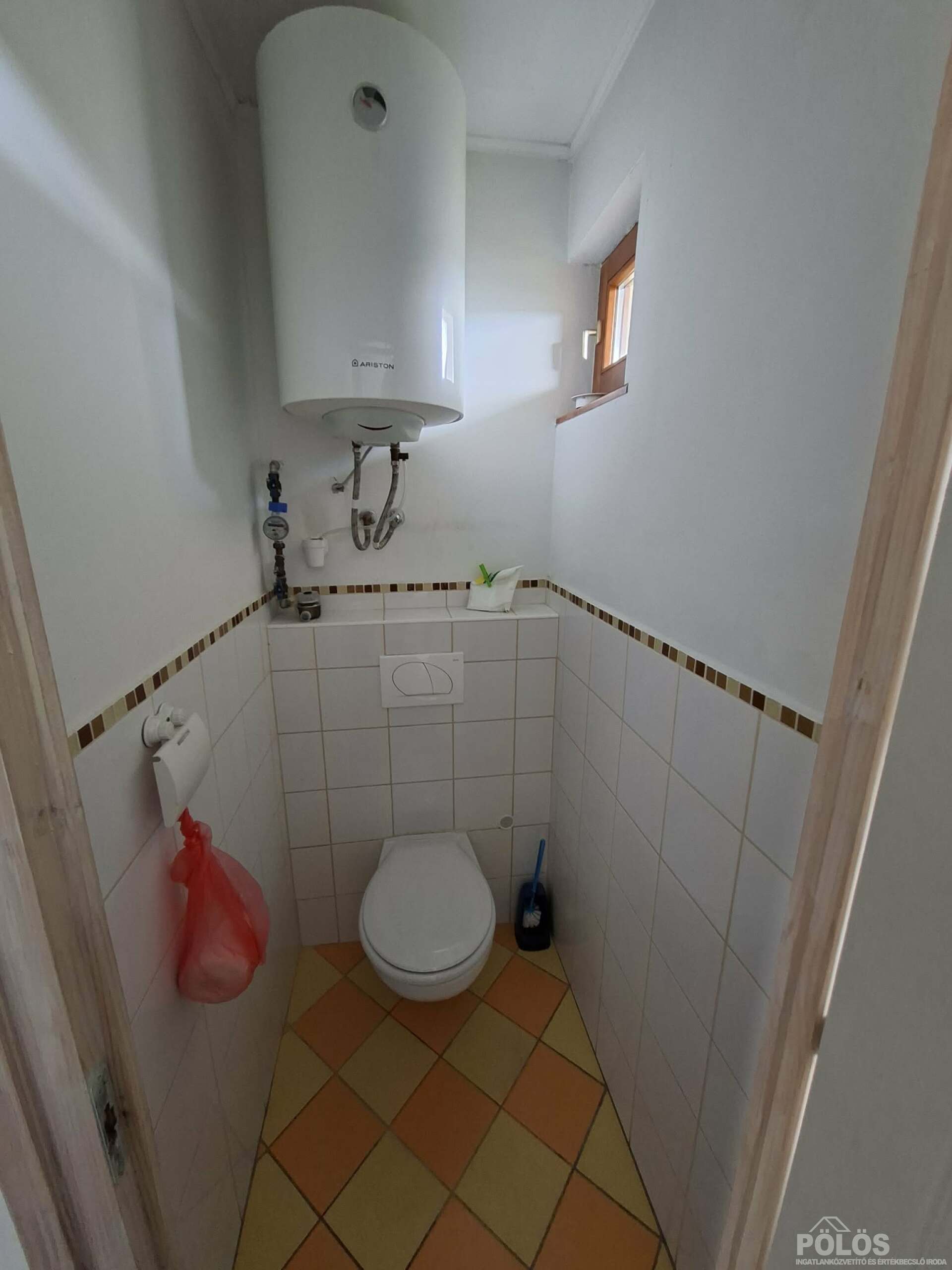 Belvároshoz közel  I.em 38 m2-es azonnal költözhető lakás eladó