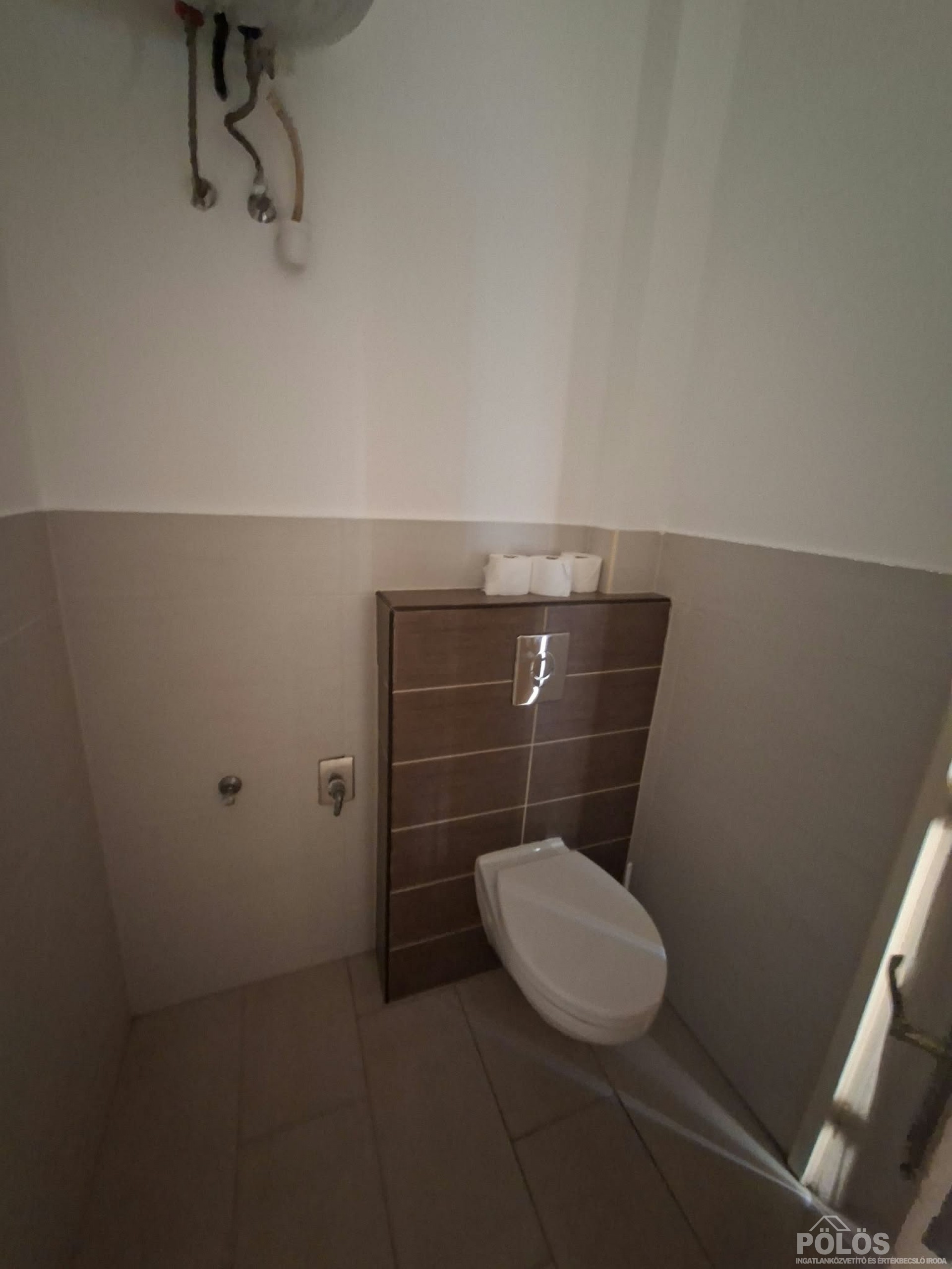 Széchenyi téren központi helyen 41 m2-es lakás kiadó