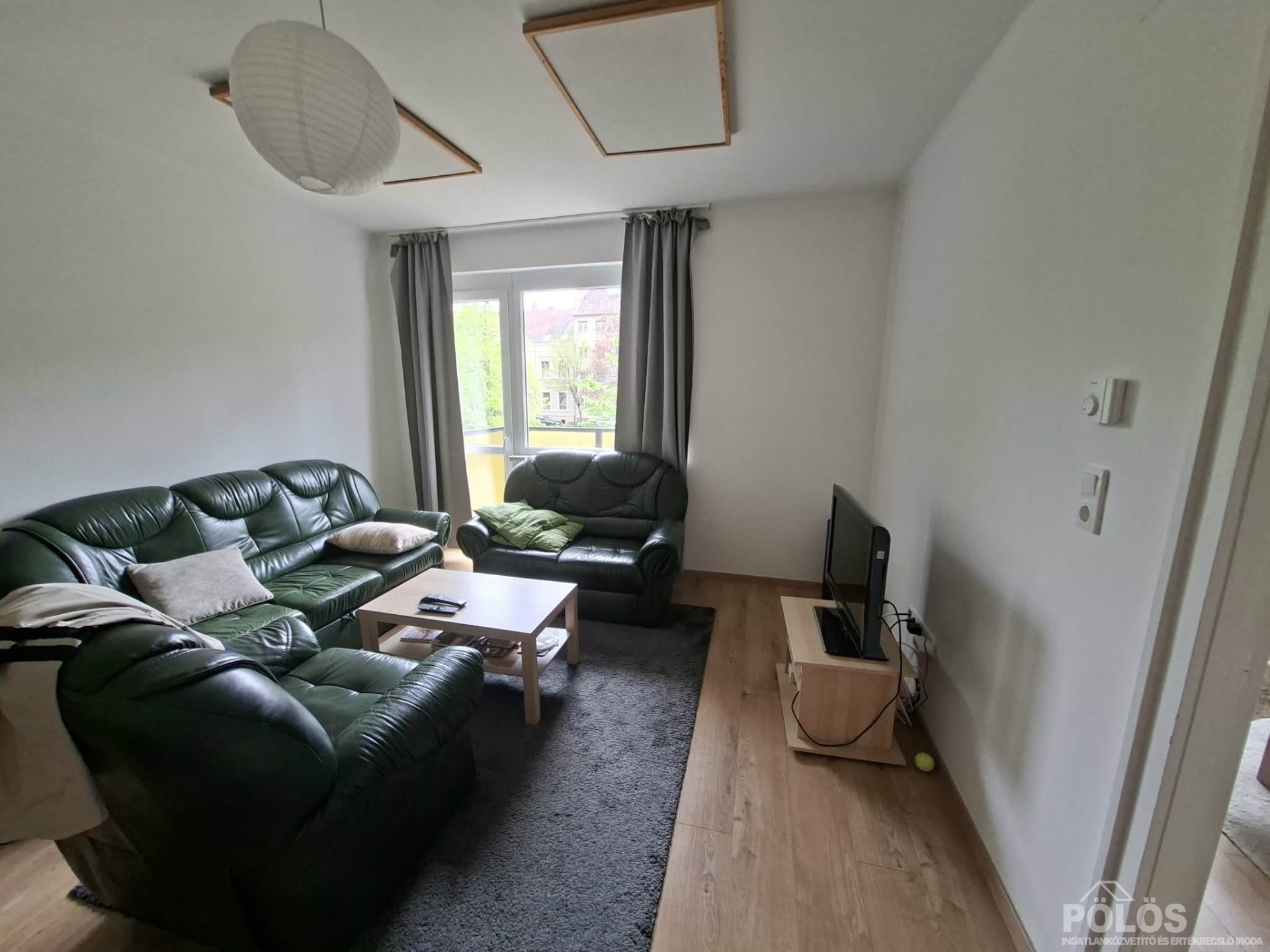 Sopronban Deák téren 62 m2-es 2 szobás erkélyes lakás kiadó