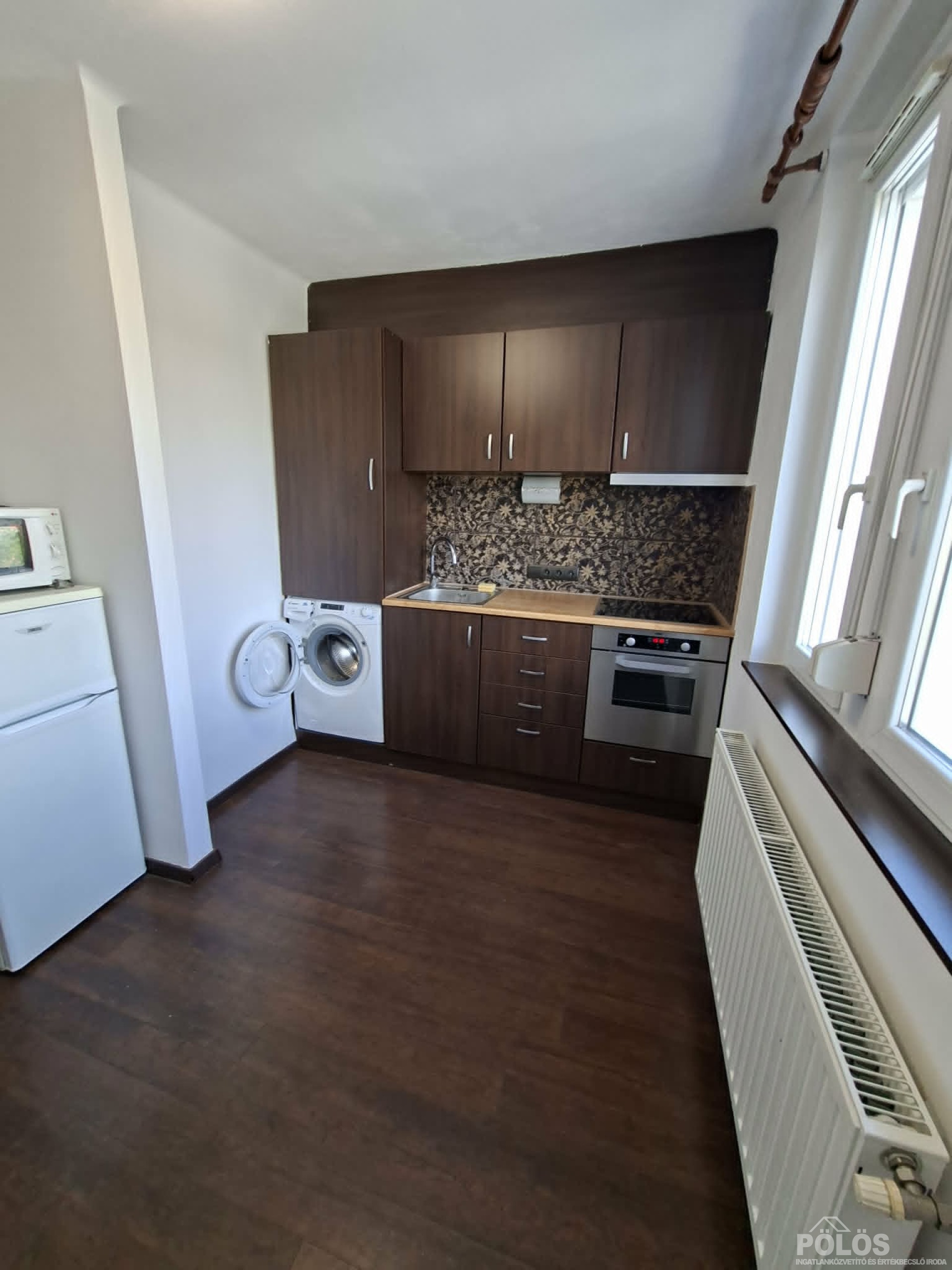 Belvároshoz közel II.em 41m2-es szépen felújított erkélyes lakás eladó