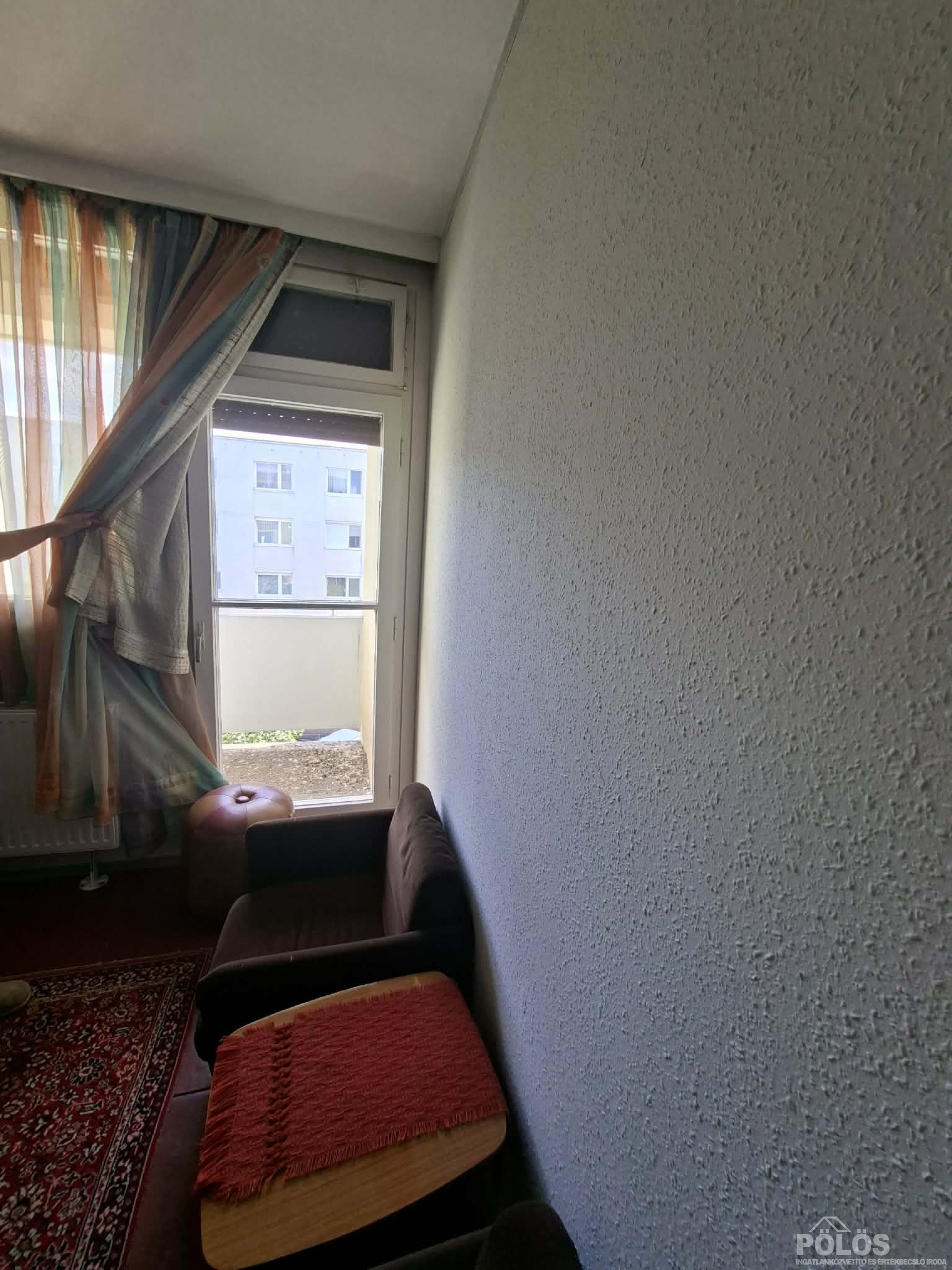 Király Jenő utcában 65 m2-es 3 szoba hallos erkélyes lakás eladó