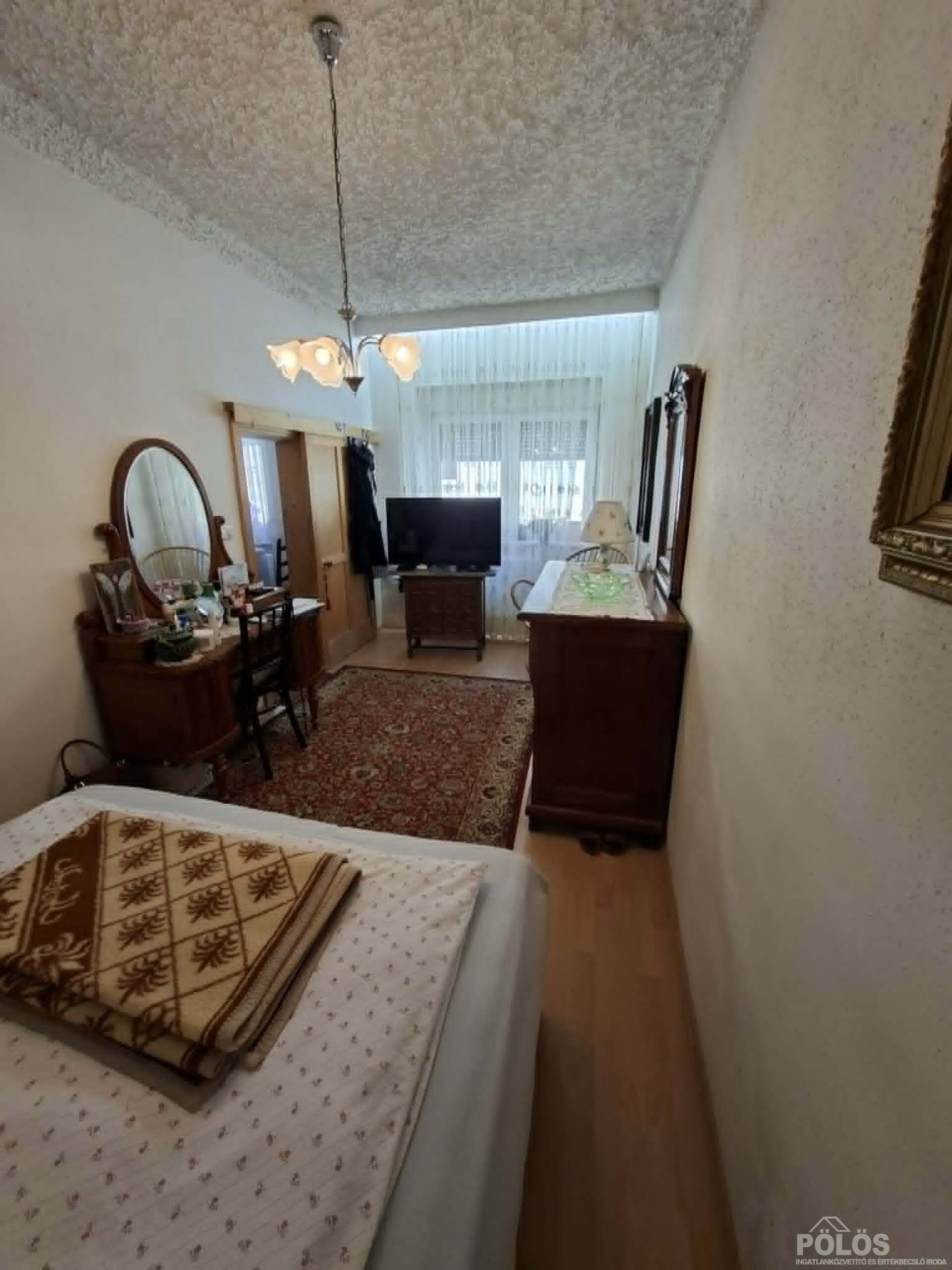 Fertőrákoson központi helyen sok lehetőséget rejtő ingatlan eladó