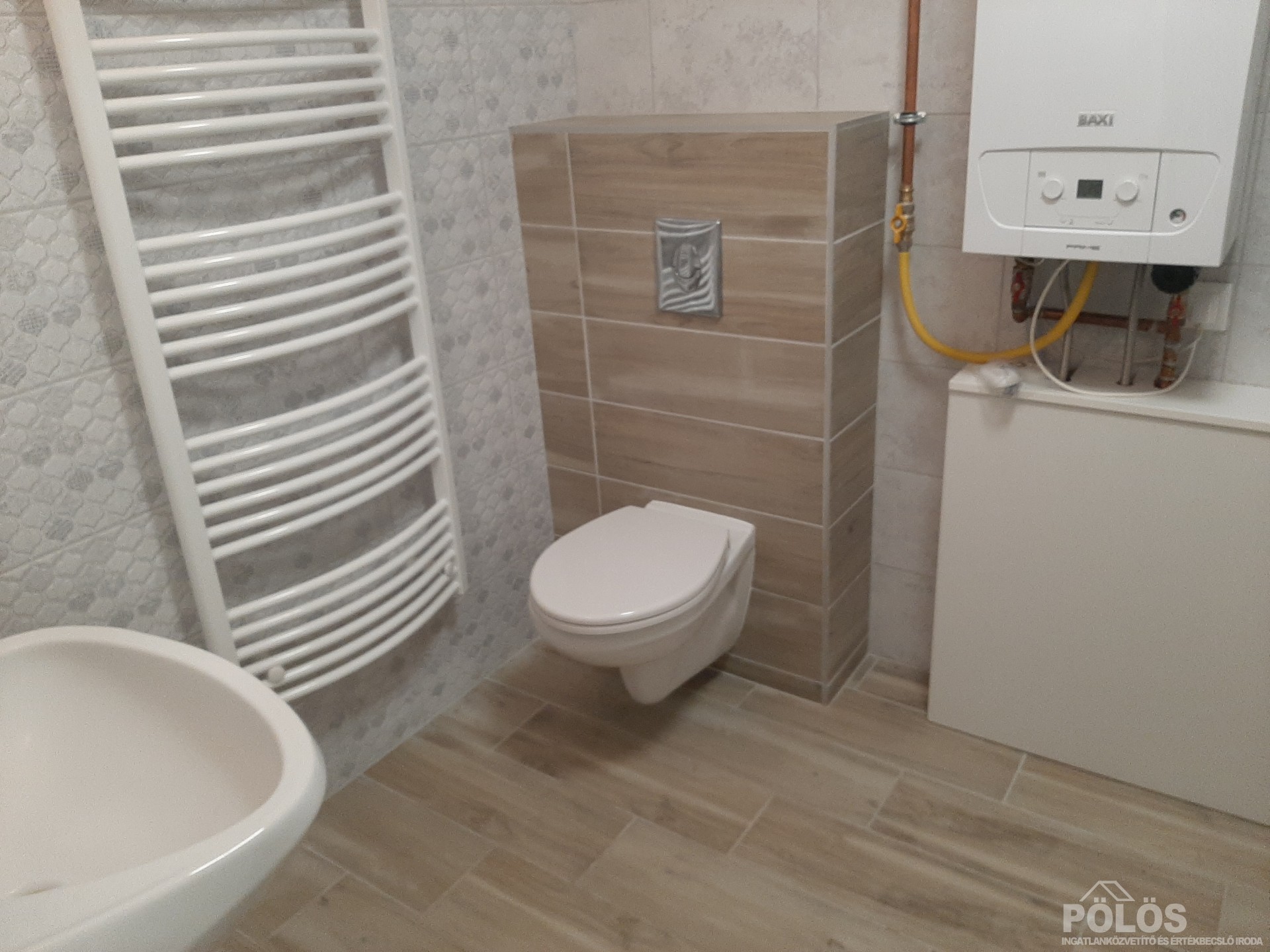 Aranyhegyen liftes házban I.em 45 m2-es erkélyes  lakás kiadó
