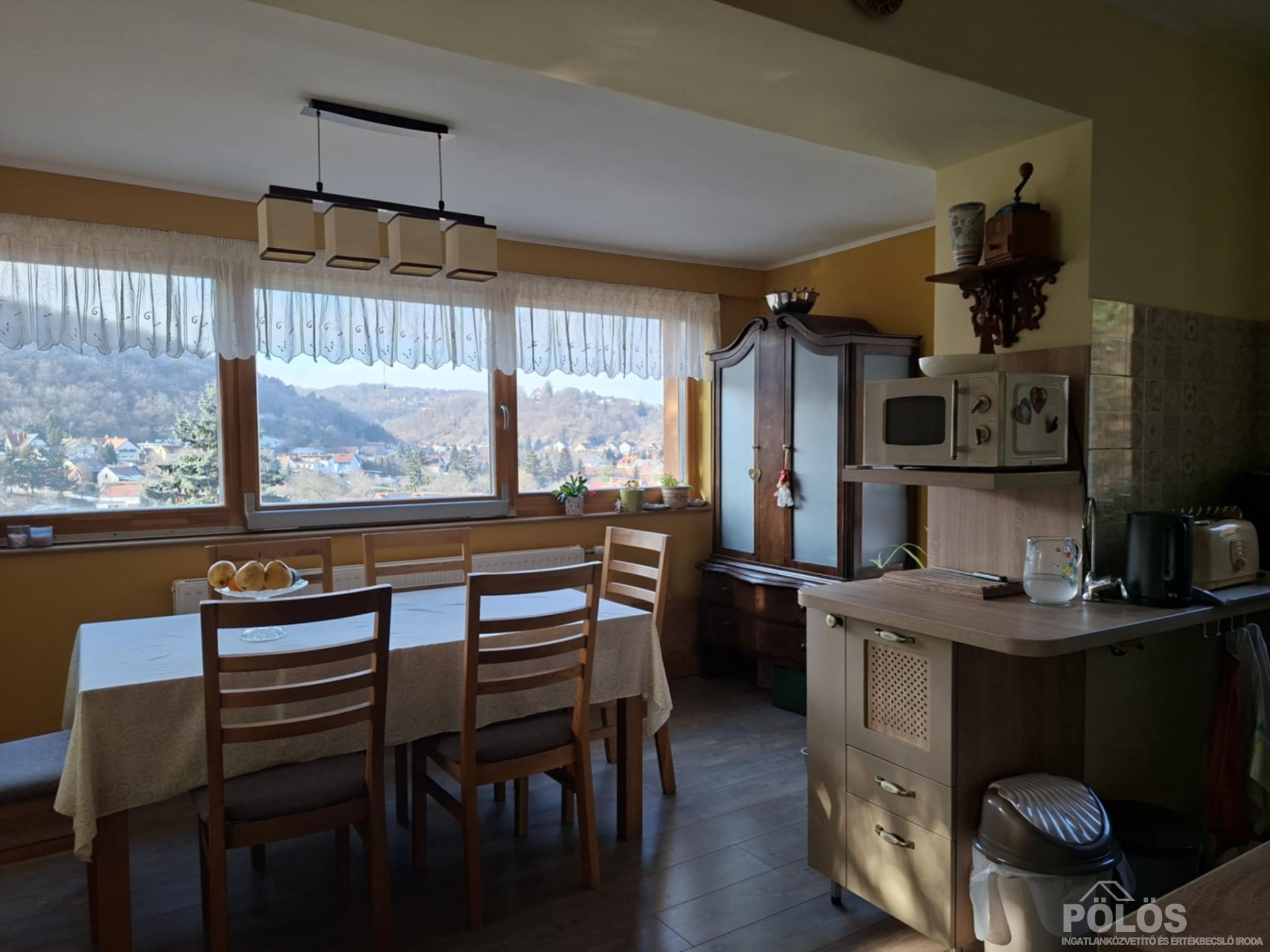 Erdei környezetben panorámás ház eladó