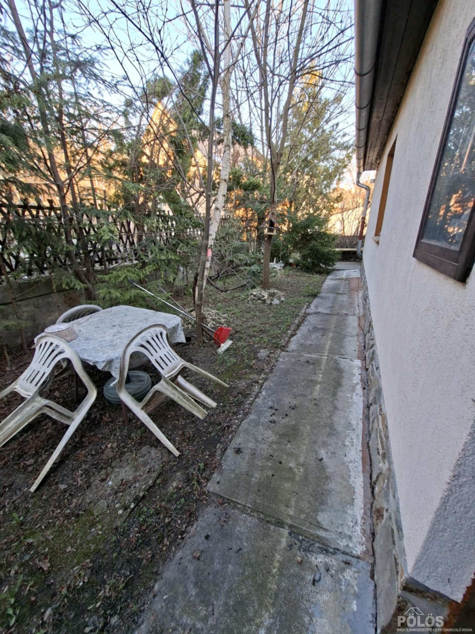 Belvároshoz közel jó állapotú önálló családi ház eladó