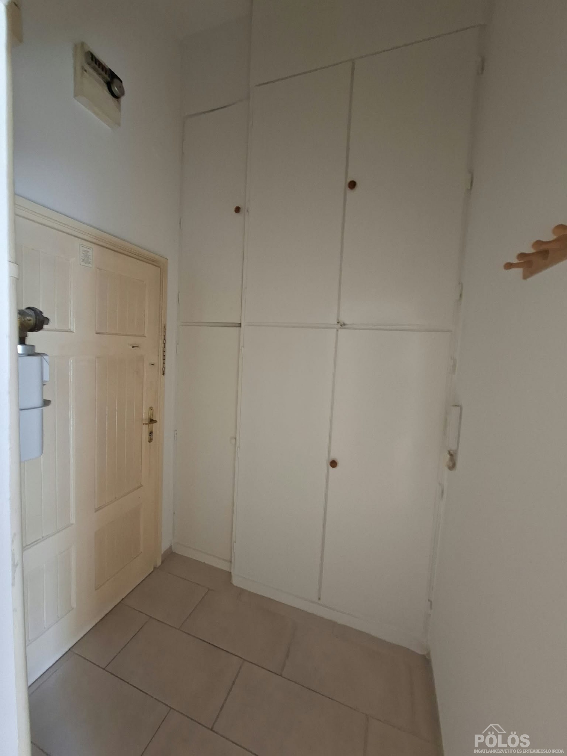 Széchenyi téren központi helyen 41 m2-es lakás kiadó